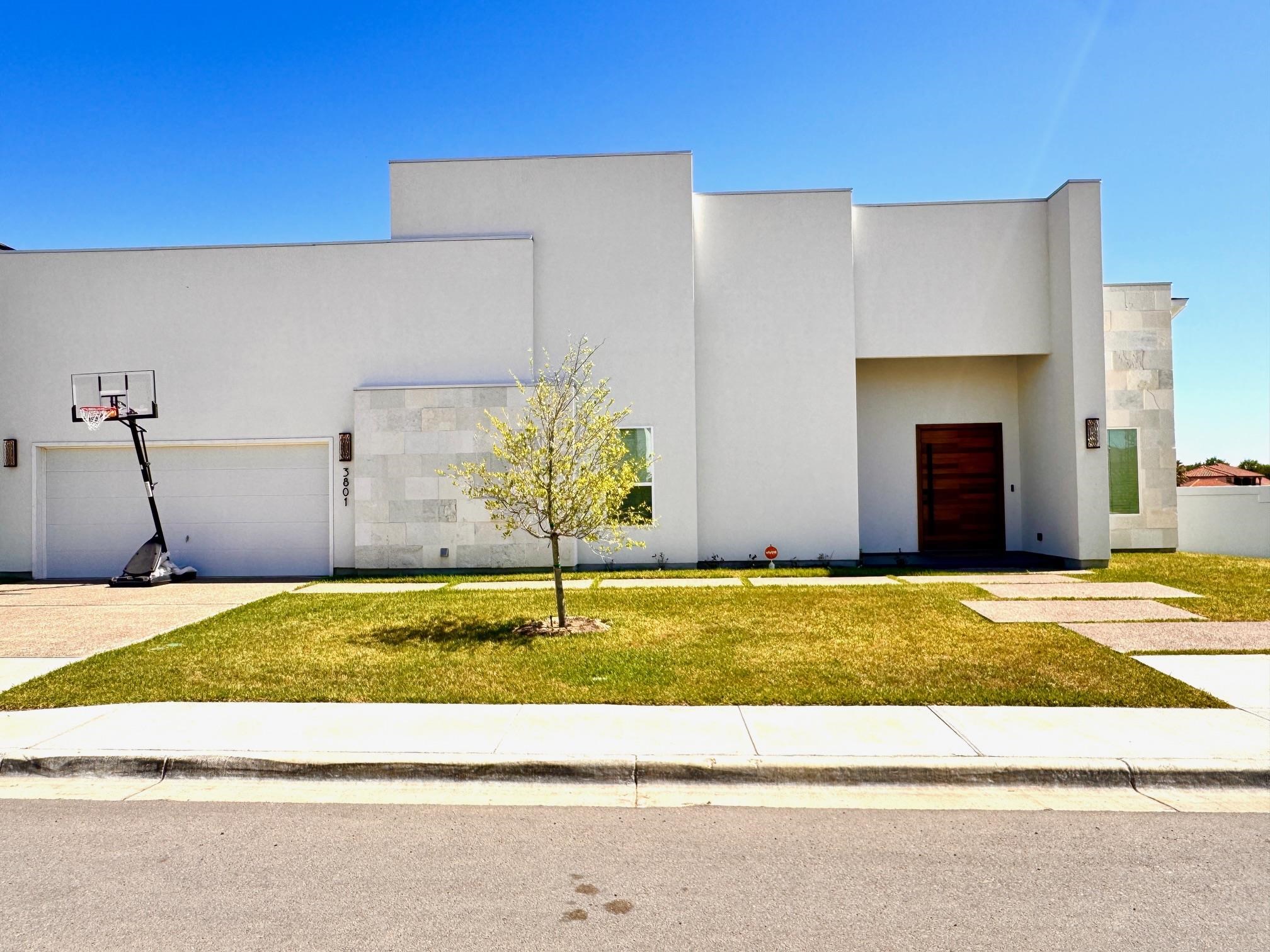 3801 Sun Valley Dr.