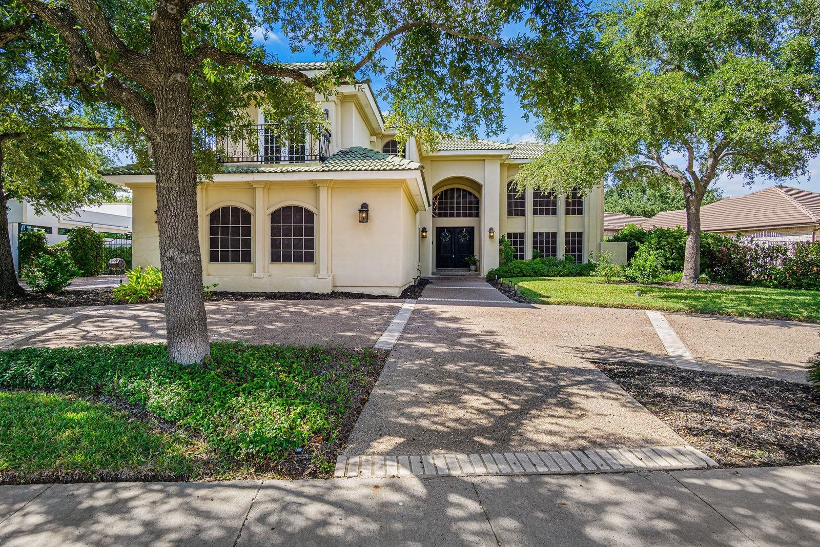 2120 Bermuda Dr