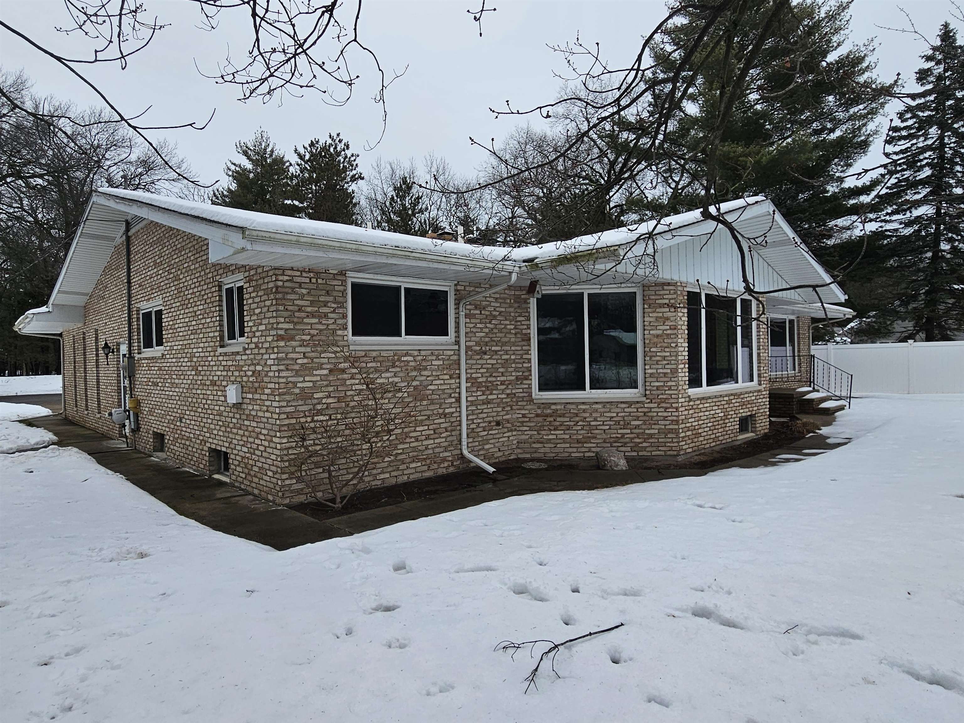 2827 E River Drive Ayre Rhinehart Bay