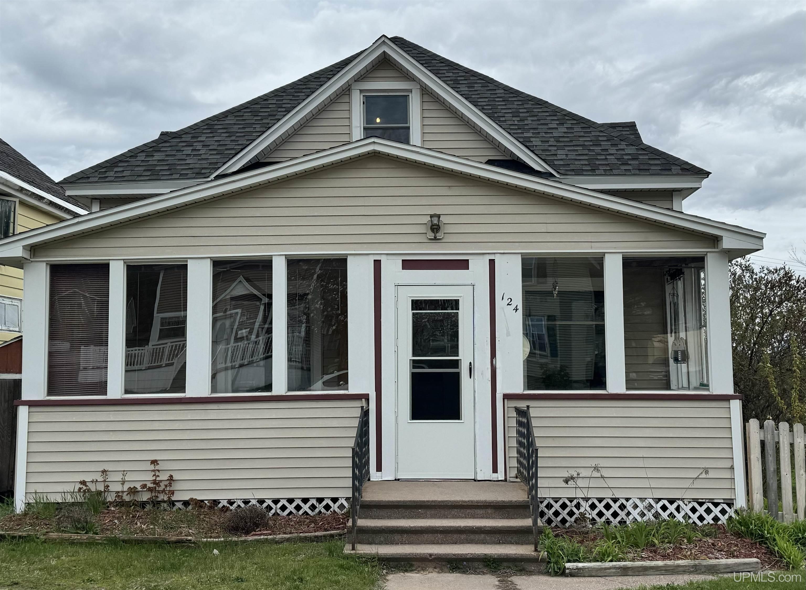 Photo # for Listing #50135620 in Munising
