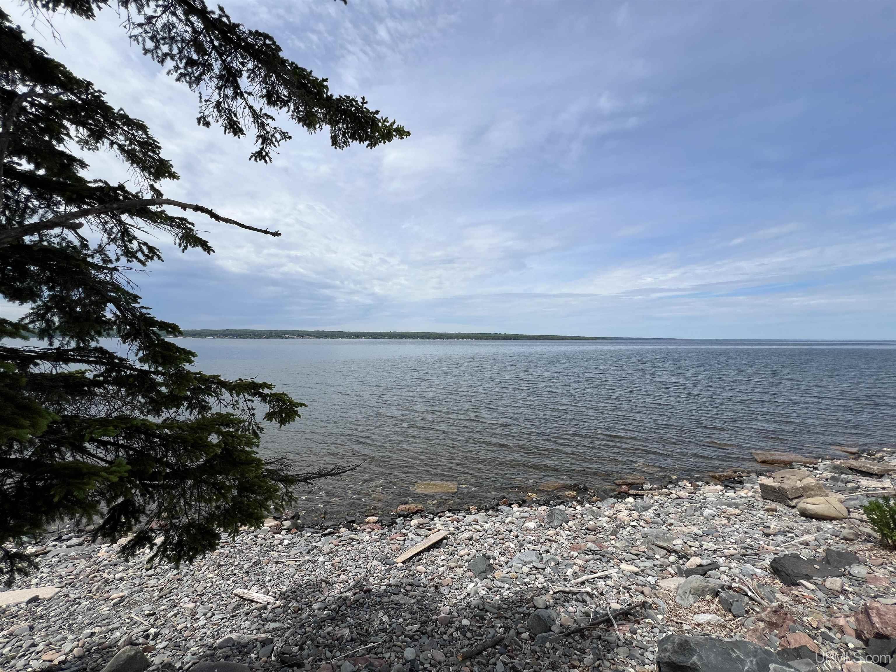 Homes for sale in L'anse, MI | 931 Bayshore Rd, L'anse, MI 49946 | MLS# 50145669