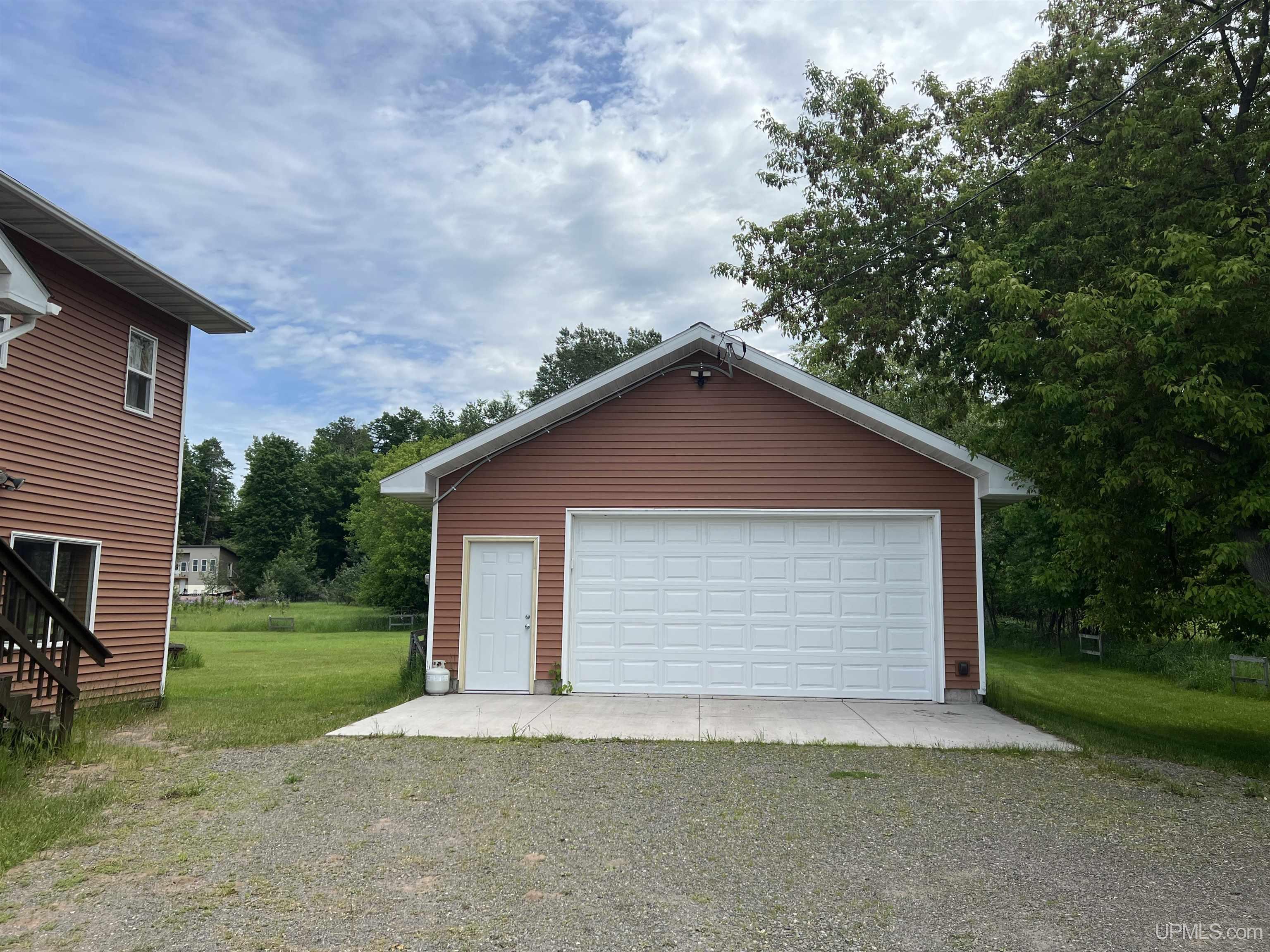 Homes for sale in L'anse, MI | 931 Bayshore Rd, L'anse, MI 49946 | MLS# 50145669