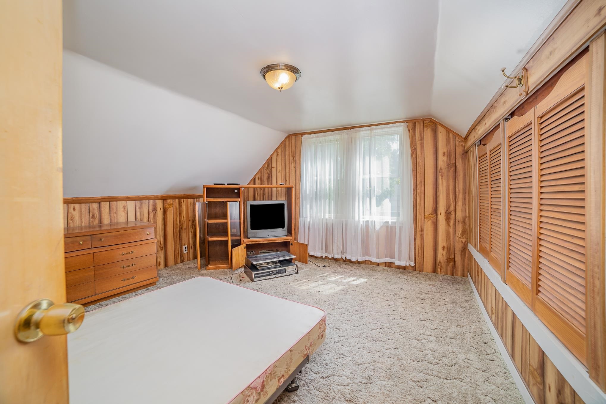 1301 Hine Street Ayre Rhinehart Bay