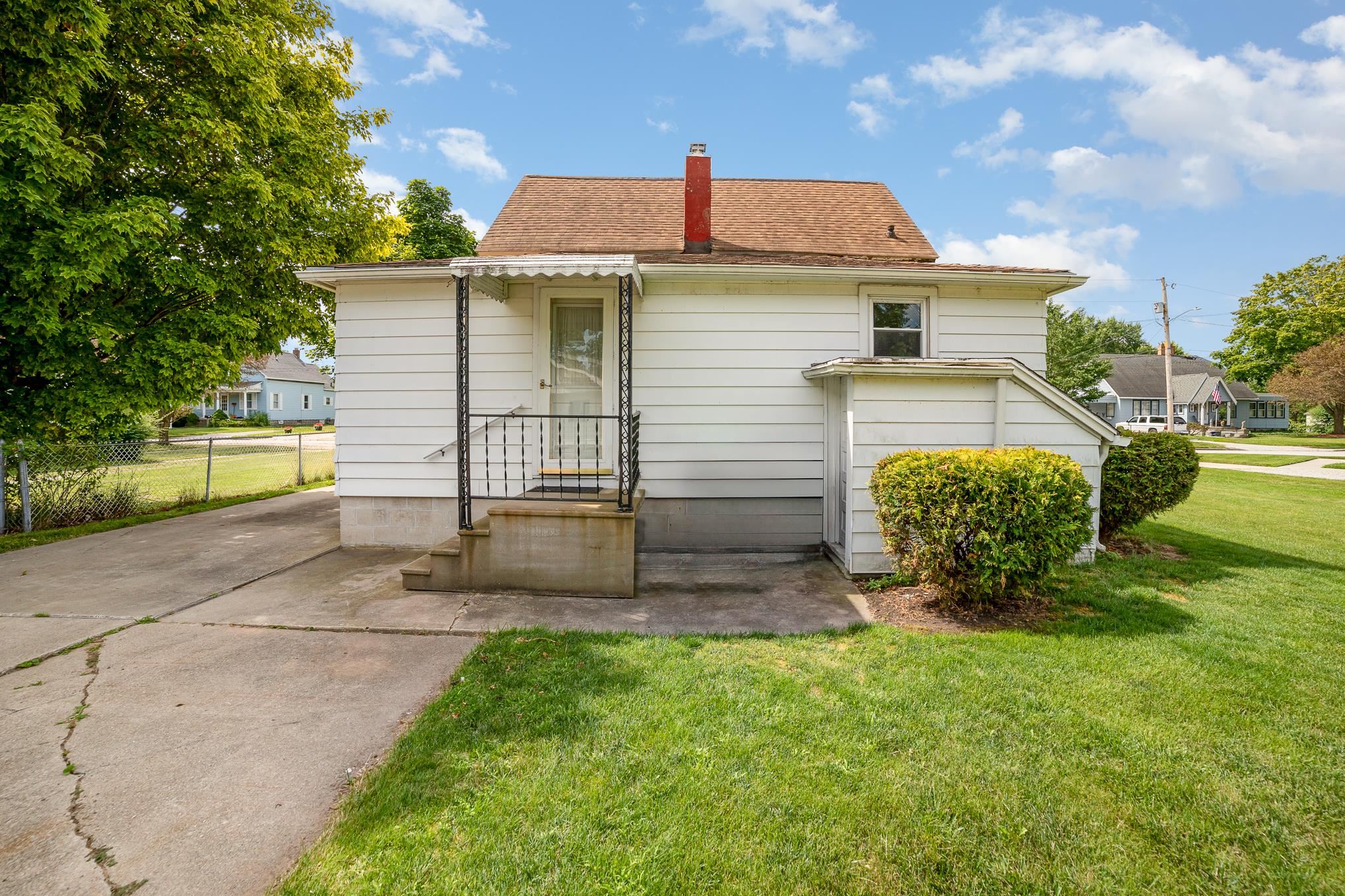 1301 Hine Street Ayre Rhinehart Bay