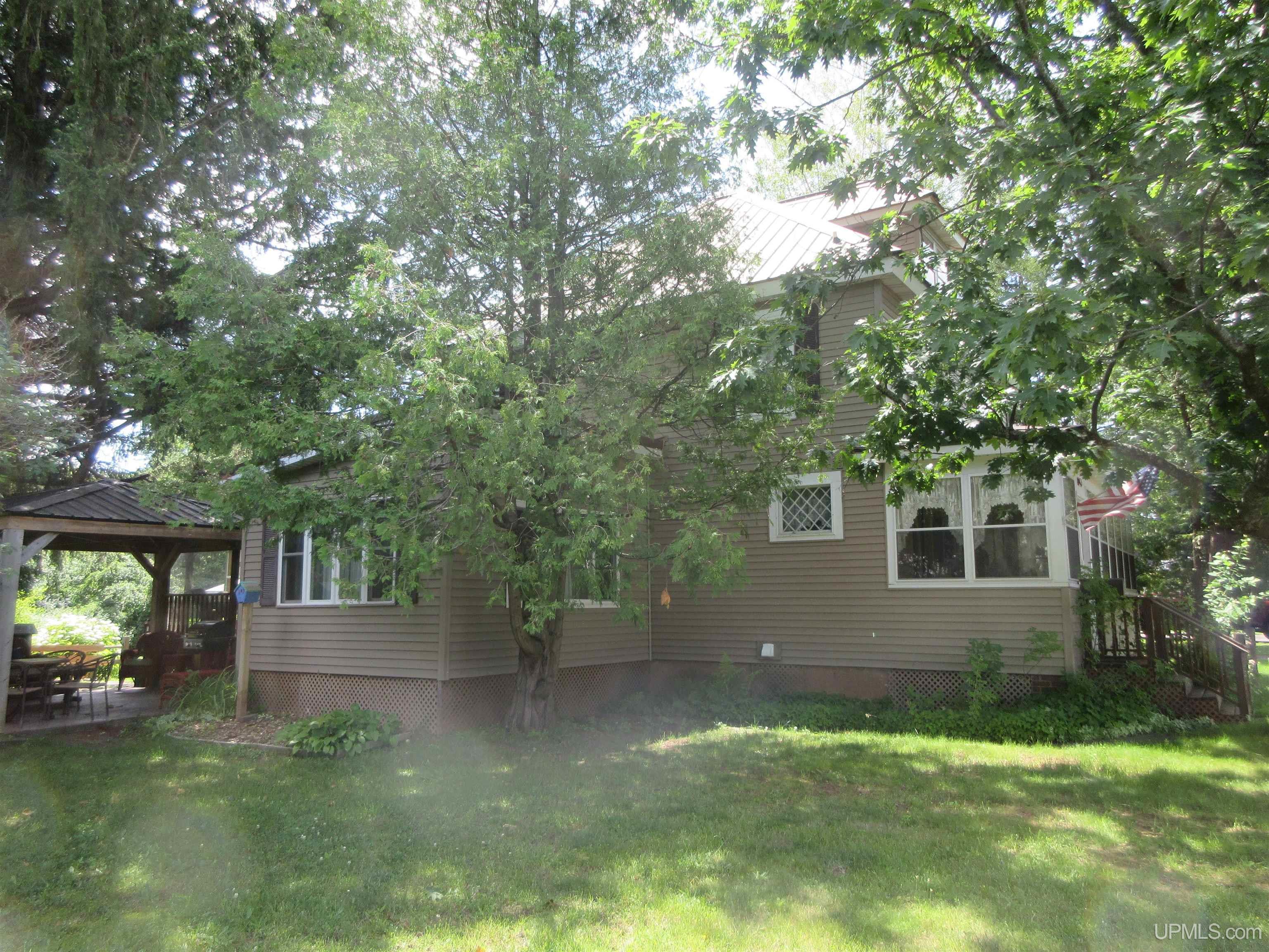 Homes for sale in Wakefield, MI | 902 Putnam St, Wakefield, MI 49968 | MLS# 50149742