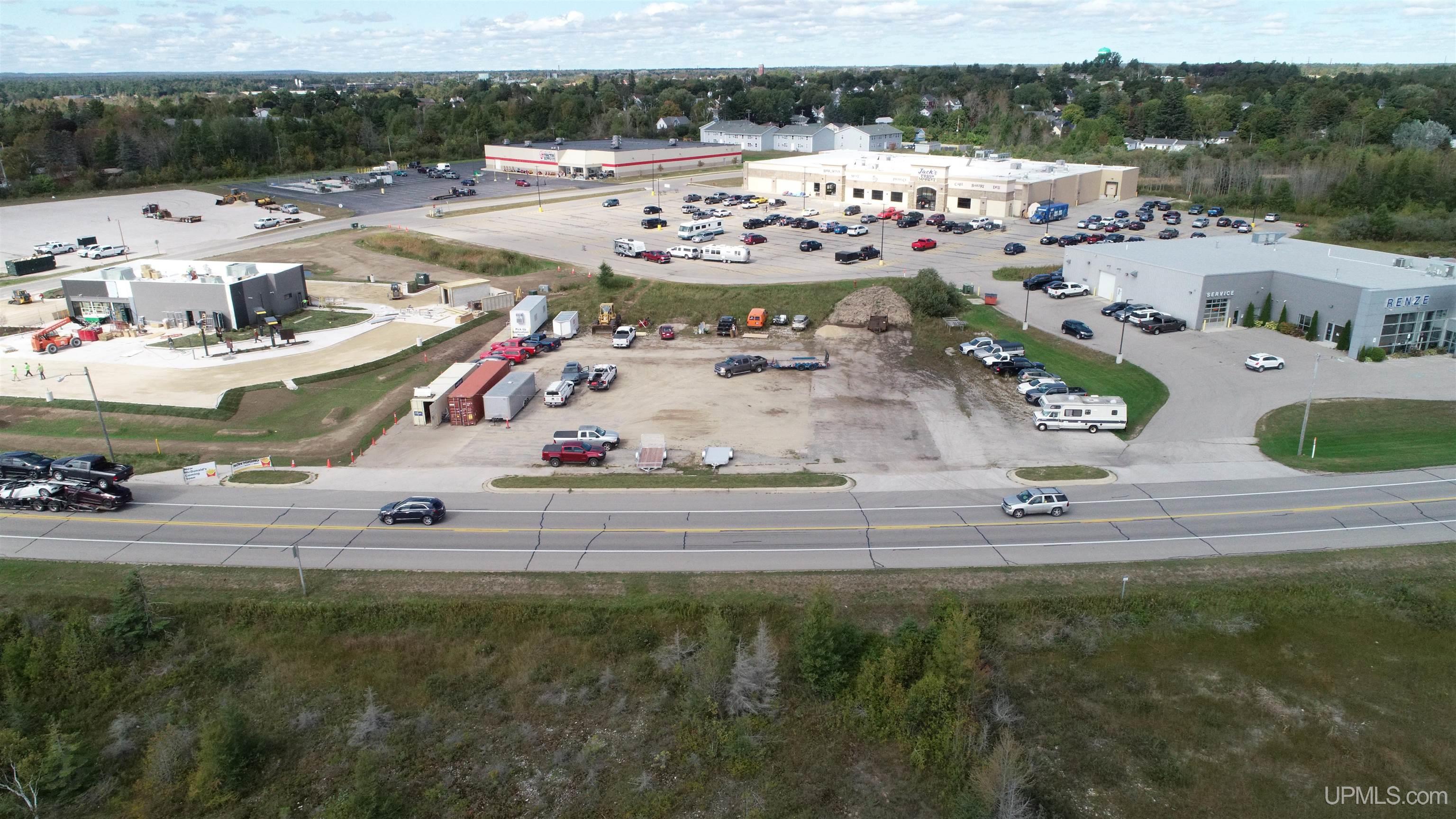 Homes for sale in Manistique, MI | 737 East Lakeshore Dr Dr, Manistique, MI 49854 | MLS# 50157773