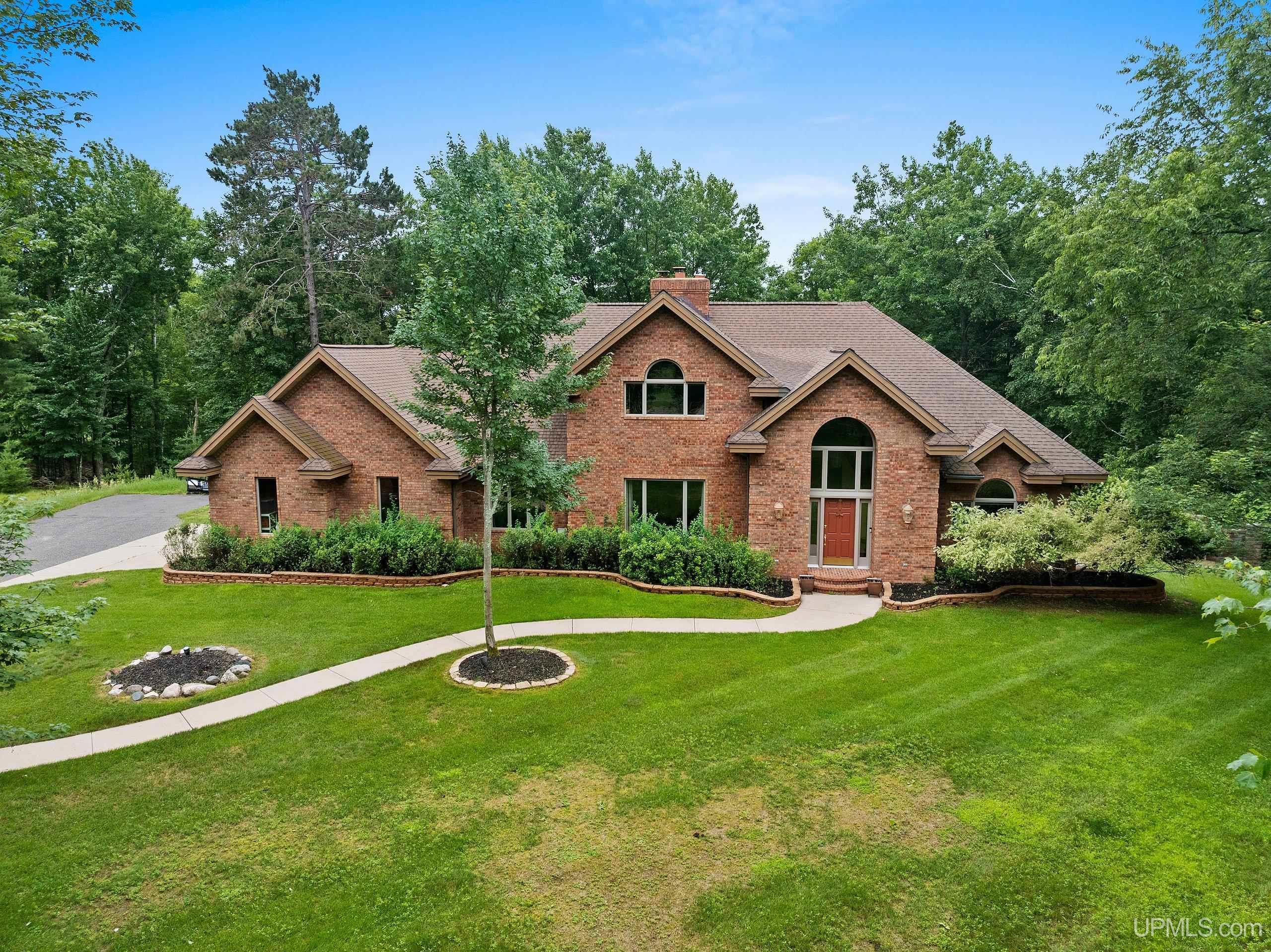 Homes for sale in Kingsford, MI | 860 Evergreen Ct, Kingsford, MI 49802 | MLS# 50164808