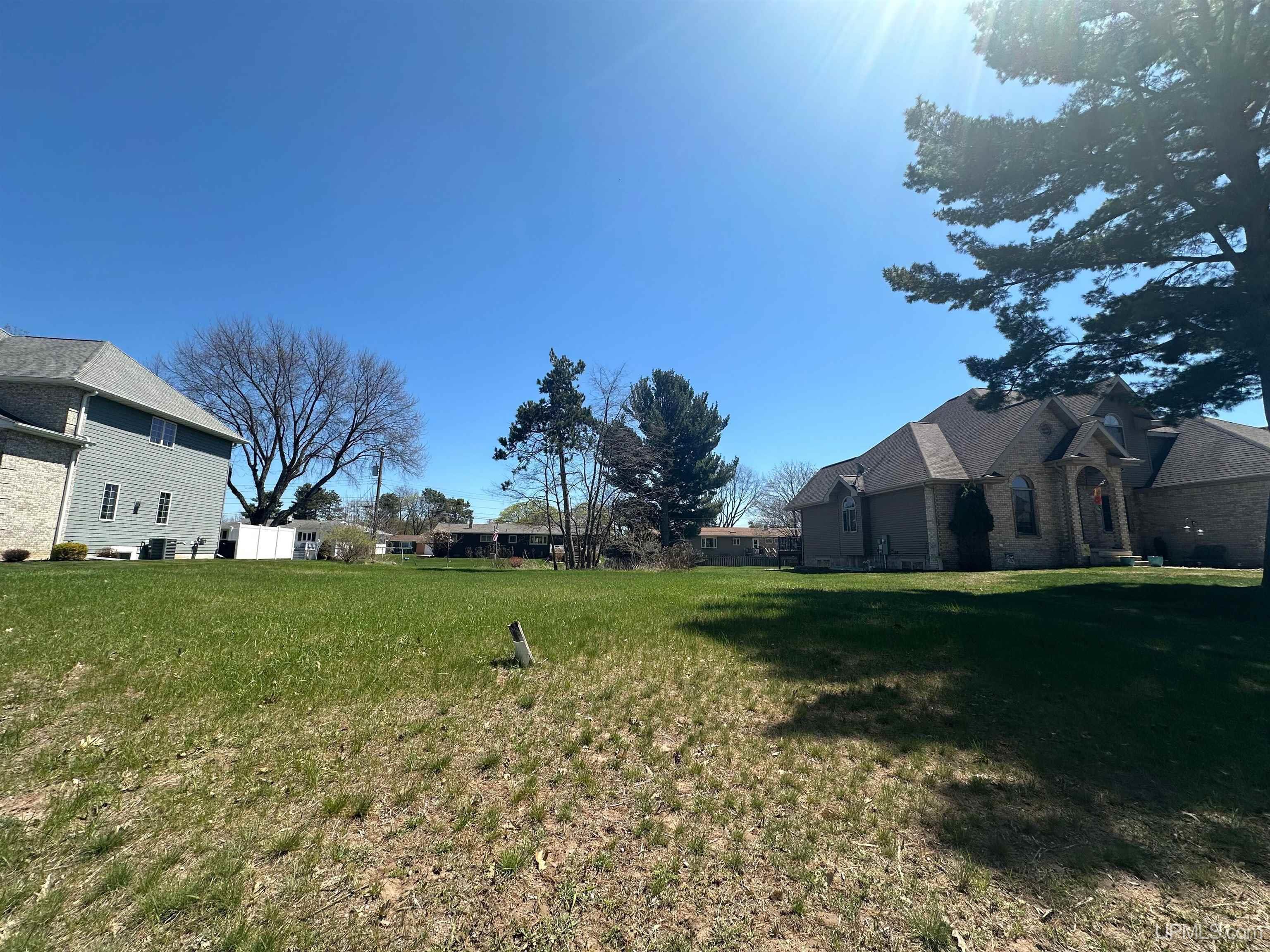 Homes for sale in Escanaba, MI | 1115 S 21st St, Escanaba, MI 49829 | MLS# 50167019