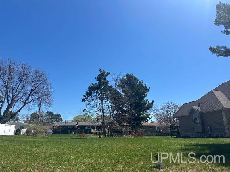 Homes for sale in Escanaba, MI | 1115 S 21st St, Escanaba, MI 49829 | MLS# 50167019