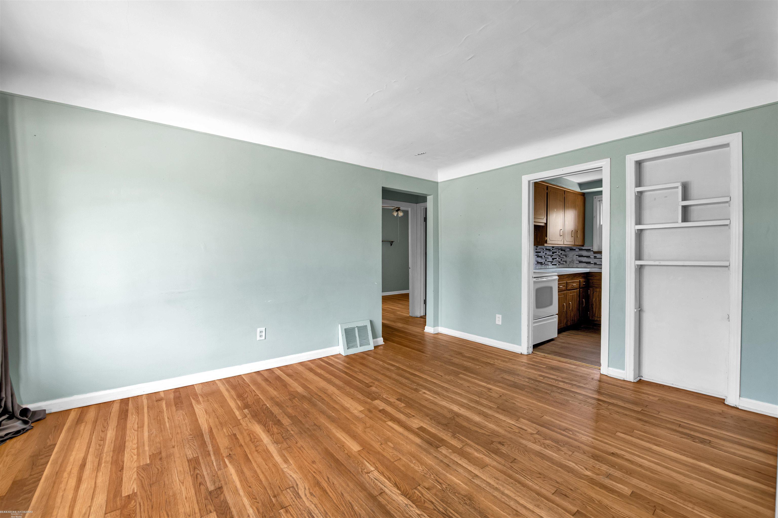 Homes for sale in Saint Clair Shores, MI | 27324 Larchmont St, Saint Clair Shores, MI 48081 | MLS# 50170968