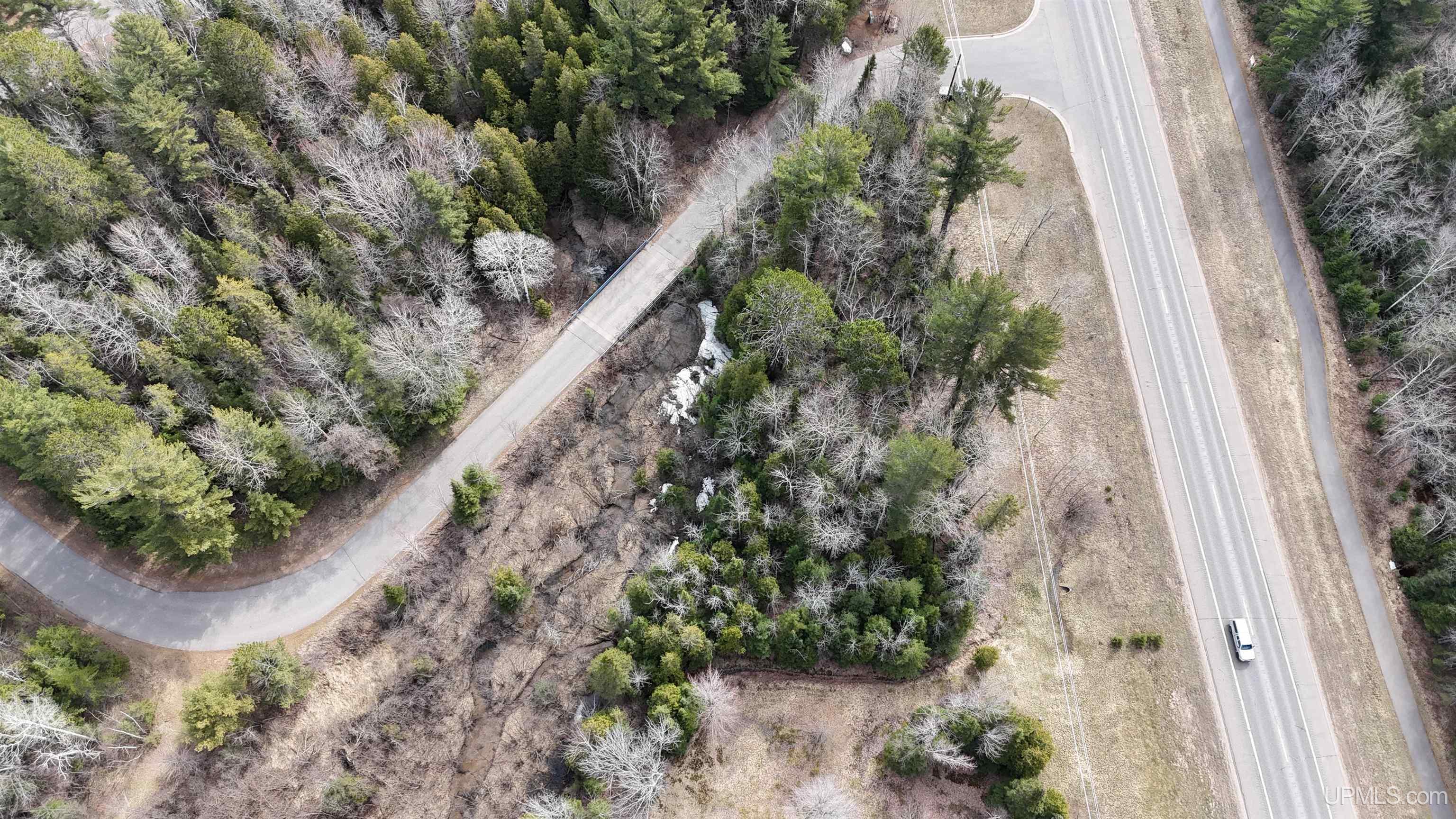 Homes for sale in Marquette, MI | 1129 E M28 Hwy, Marquette, MI 49855 | MLS# 50171017