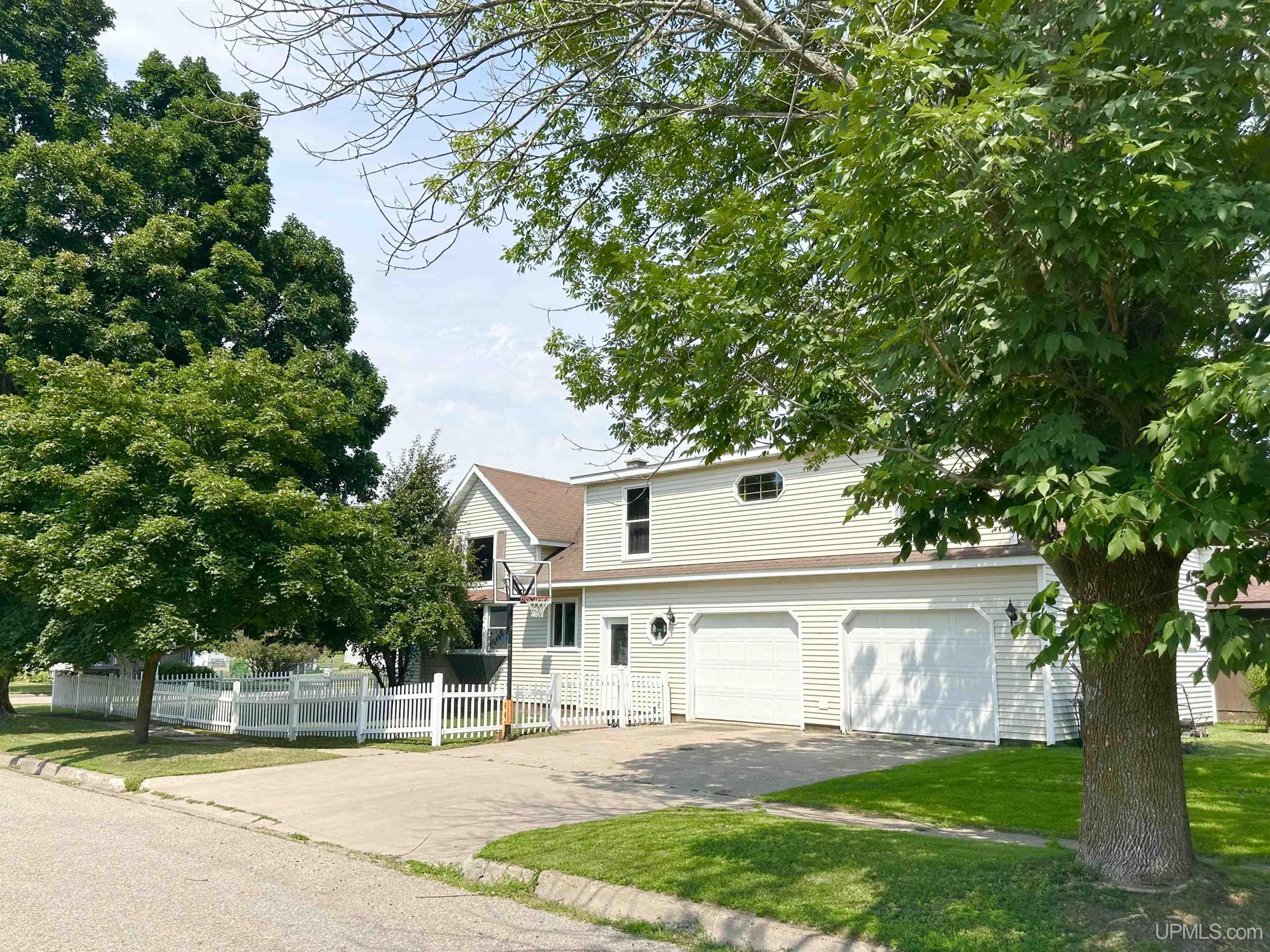 Homes for sale in Norway, MI | 302 Saginaw St, Norway, MI 49870 | MLS# 50171189