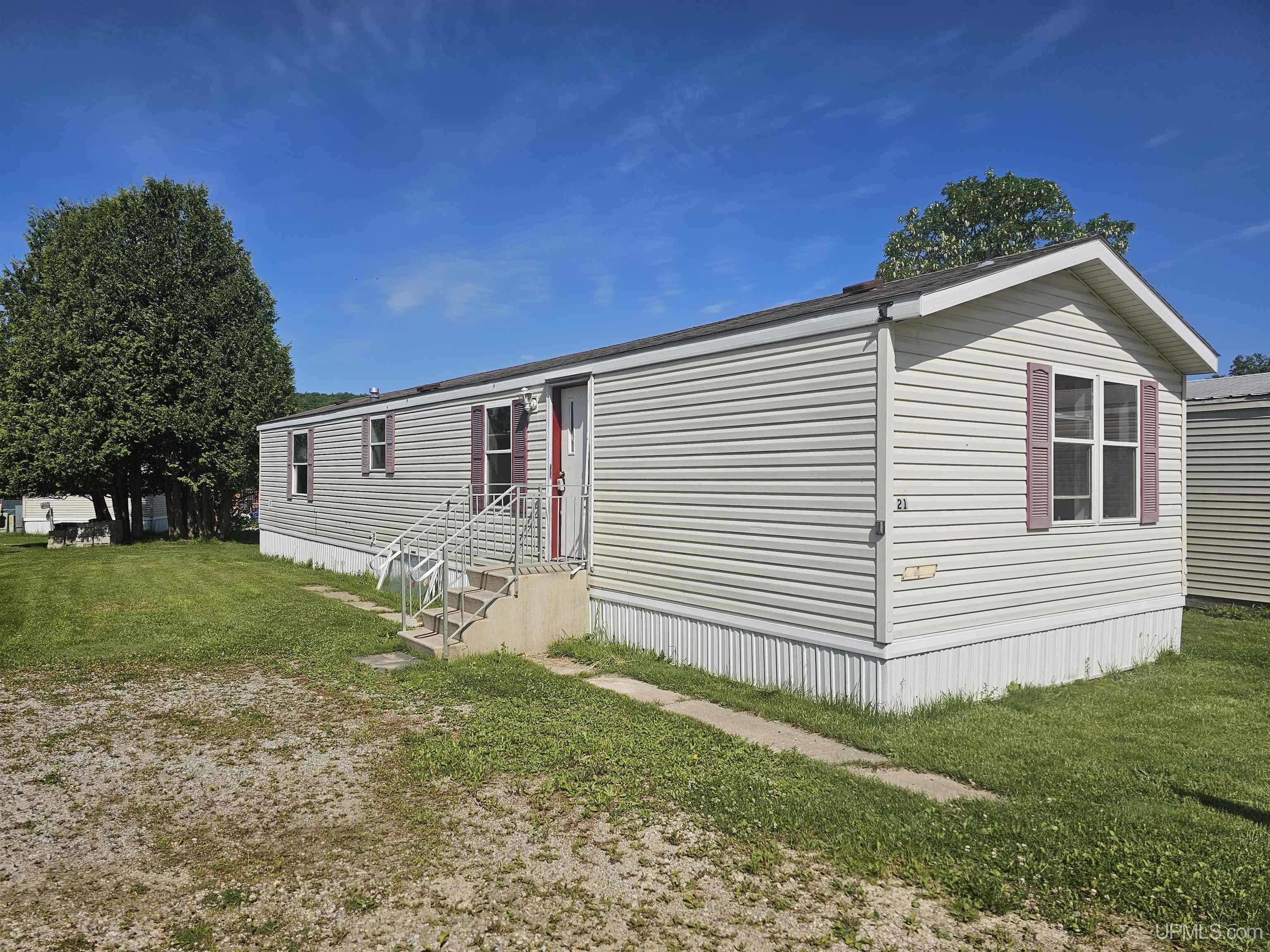 Homes for sale in Munising, MI | 801 Prospect St, Munising, MI 49862 | MLS# 50171621