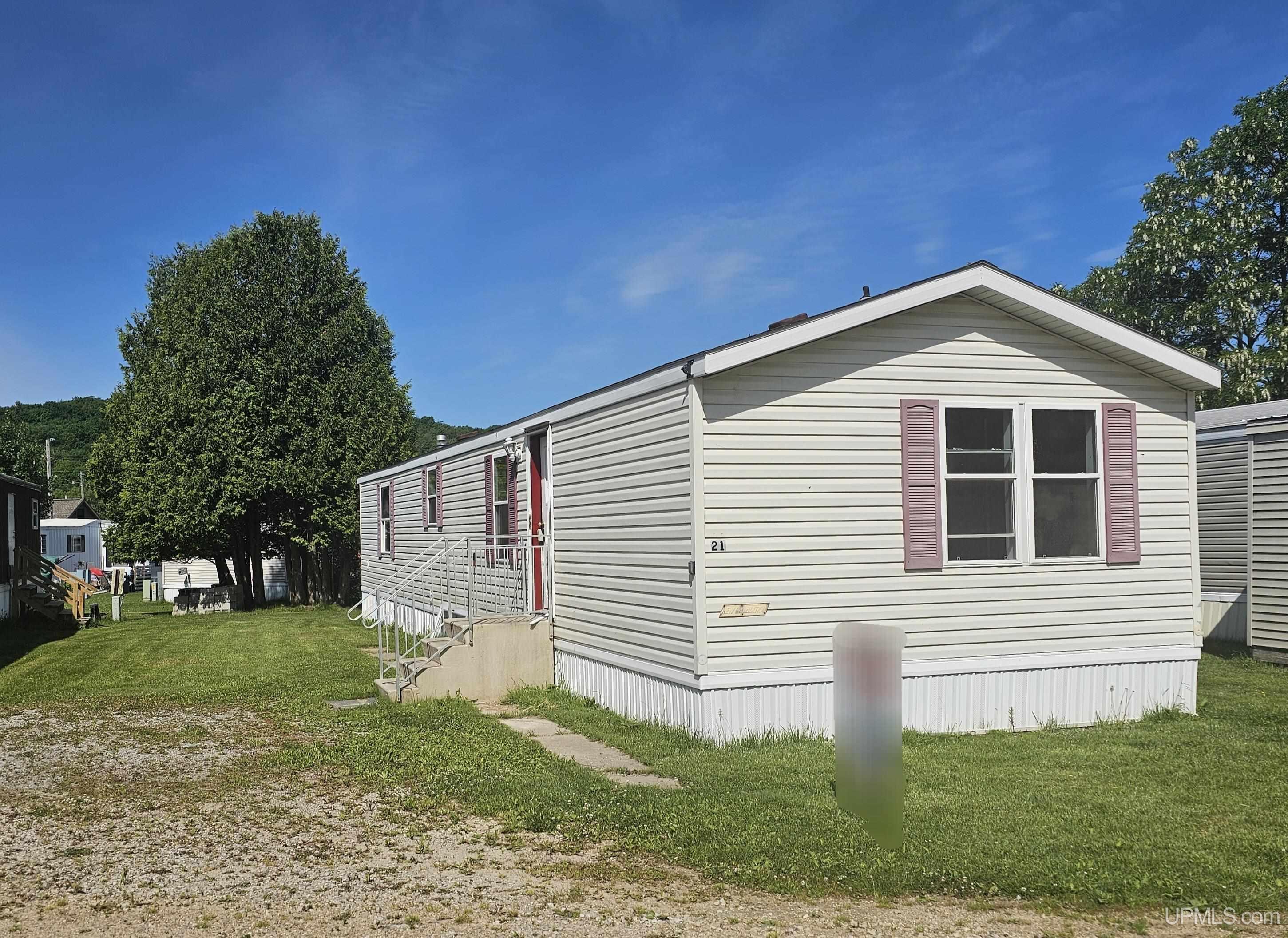 Homes for sale in Munising, MI | 801 Prospect St, Munising, MI 49862 | MLS# 50171621