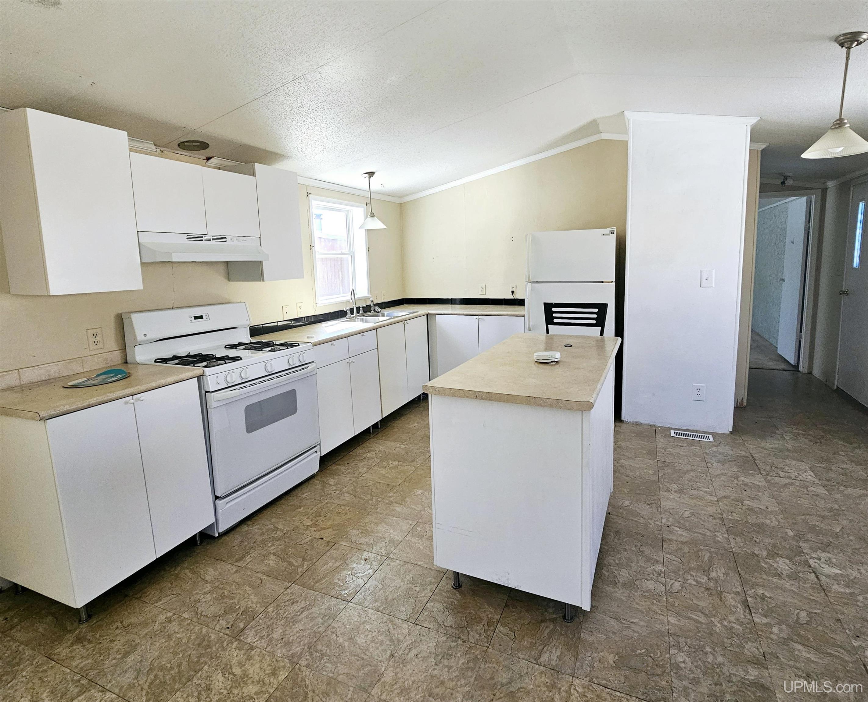 Homes for sale in Munising, MI | 801 Prospect St, Munising, MI 49862 | MLS# 50171621