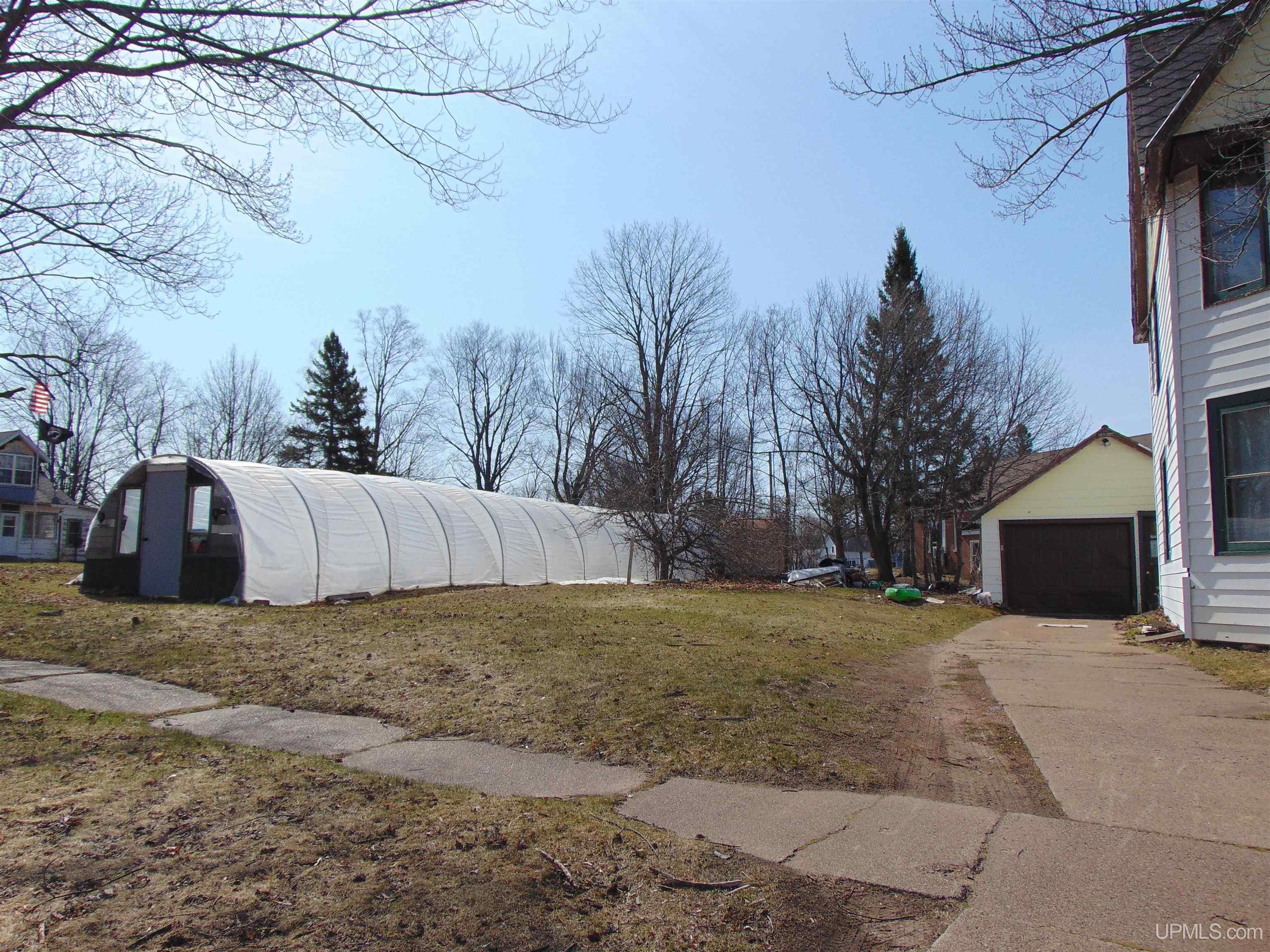 Homes for sale in Ontonagon, MI | 110 E River St, Ontonagon, MI 49953 | MLS# 50172170