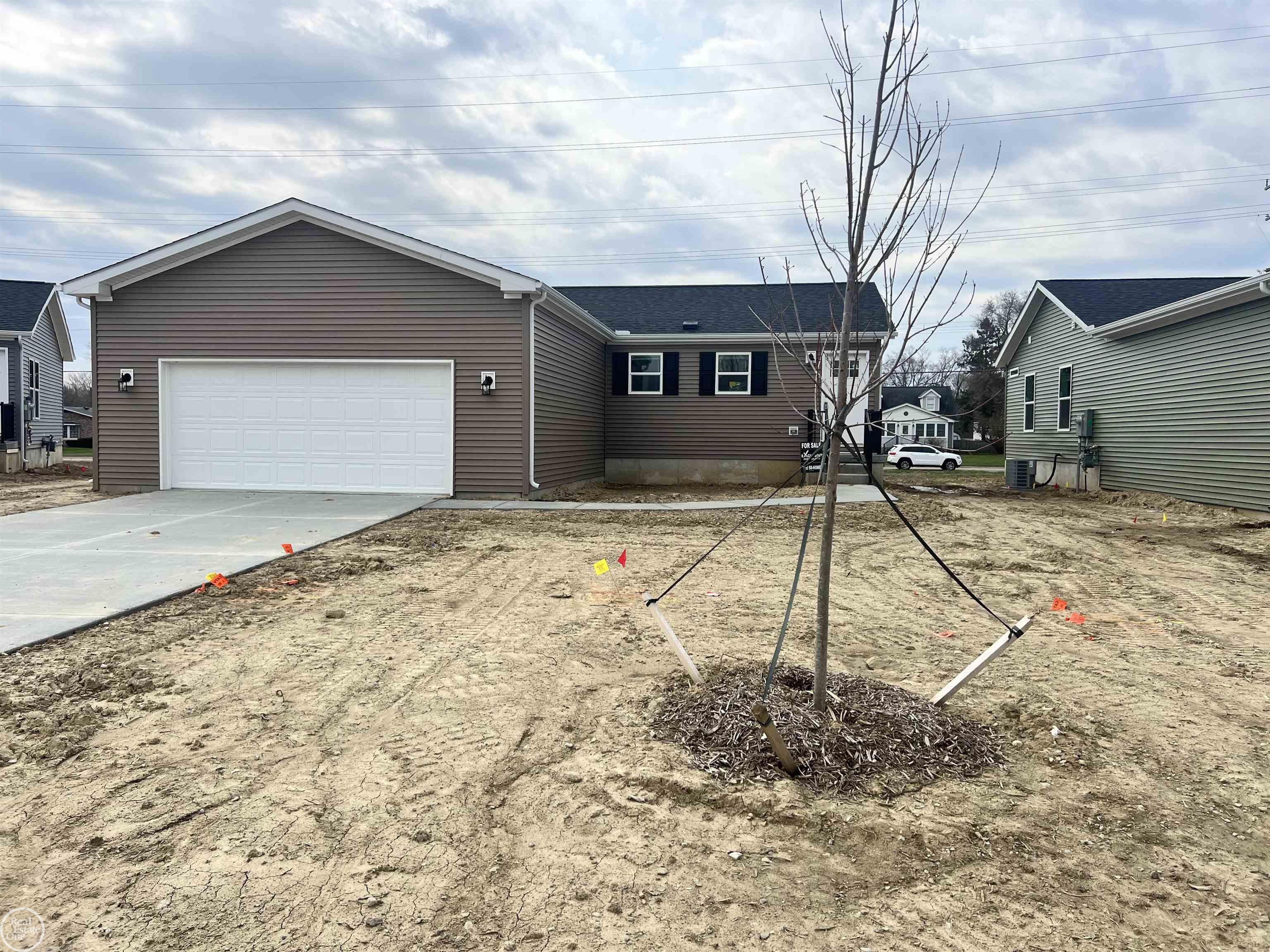 Homes for sale in Flint, MI | 4101 Sugar Maple Run #Unit 1, Flint, MI 48506 | MLS# 50172275