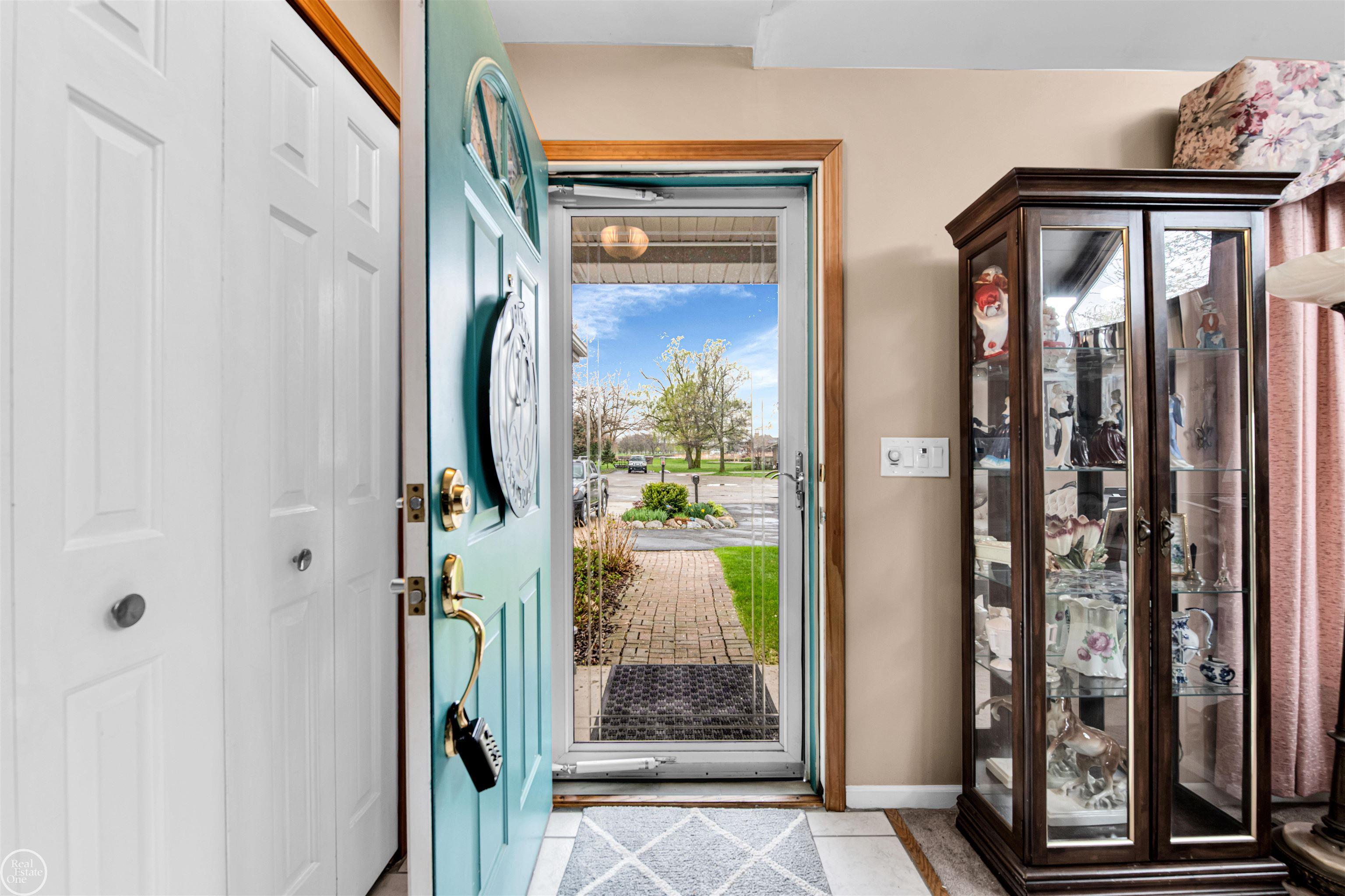 Homes for sale in Harrison Twp, MI | 37330 Lakeshore Dr, Harrison Twp, MI 48045 | MLS# 50173316