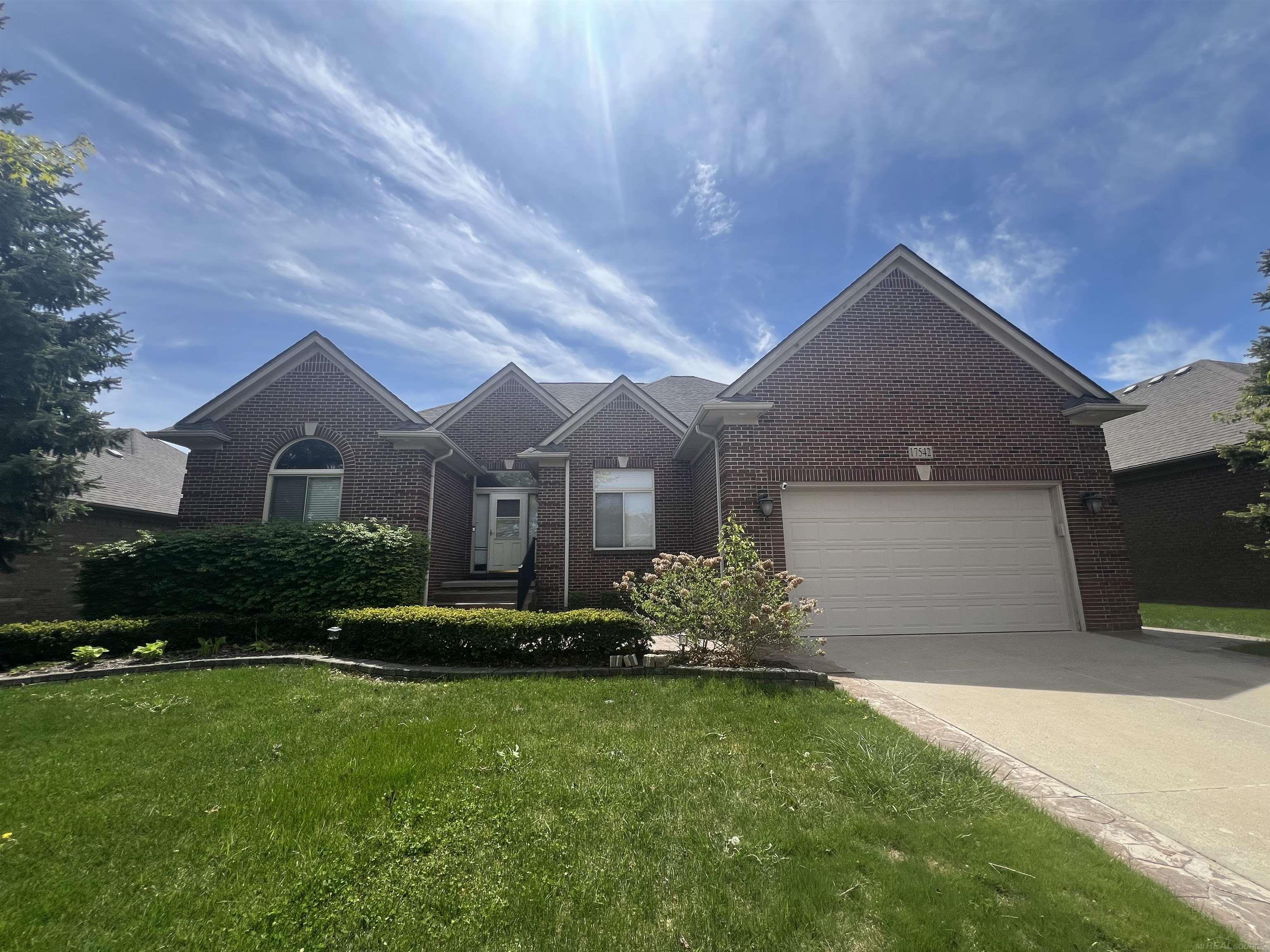 Homes for sale in Clinton Township, MI | 17542 Goldeneye Dr, Clinton Township, MI 48038 | MLS# 50174490