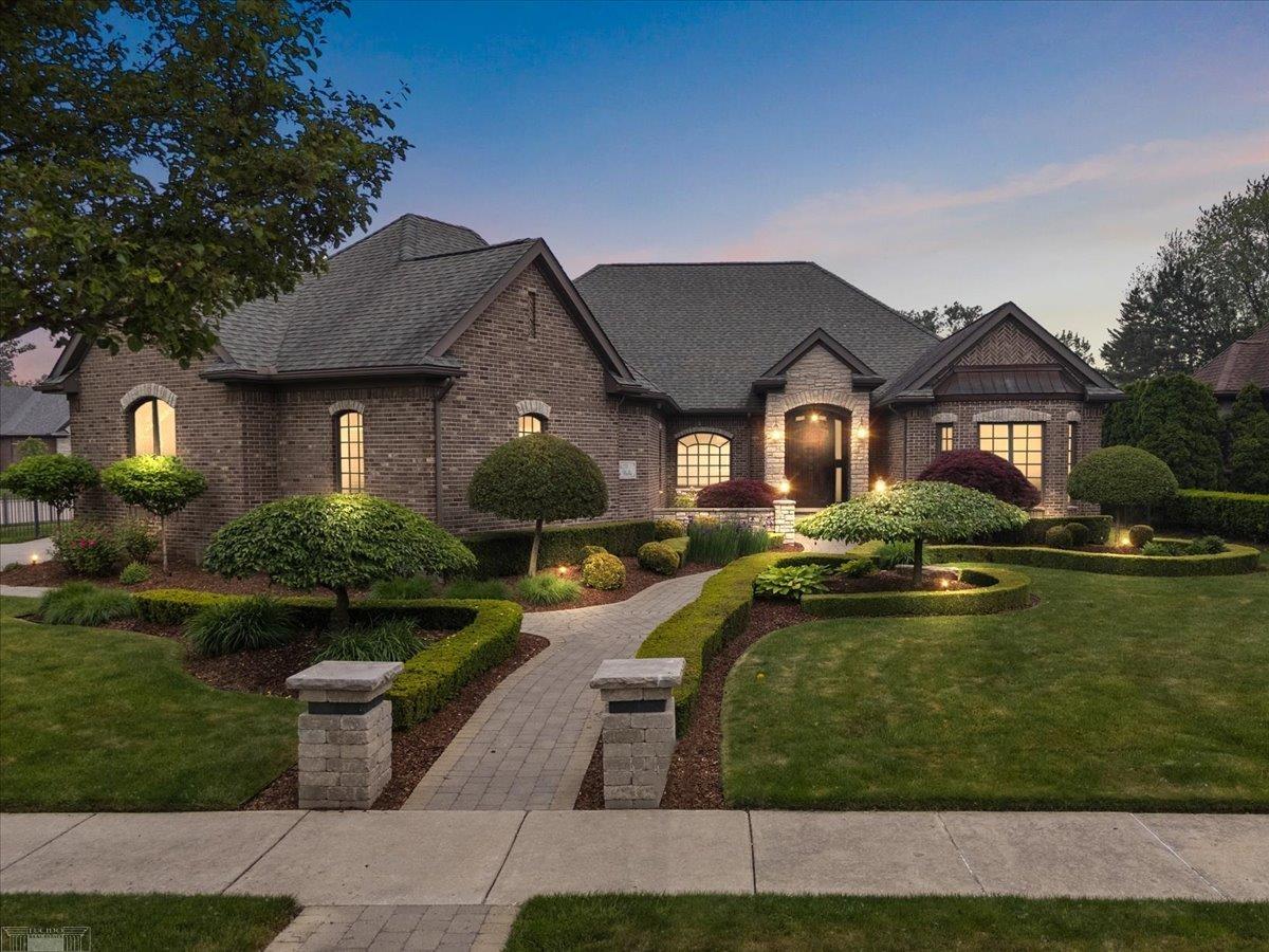 Homes for sale in Clinton Township, MI | 36270 Vita Bella Dr, Clinton Township, MI 48035 | MLS# 50174589