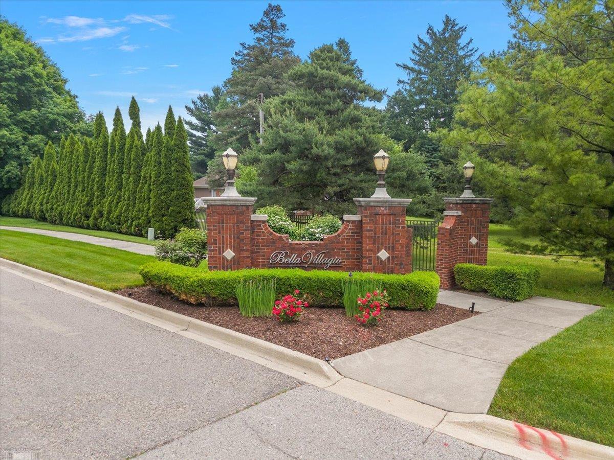 Homes for sale in Clinton Township, MI | 36270 Vita Bella Dr, Clinton Township, MI 48035 | MLS# 50174589