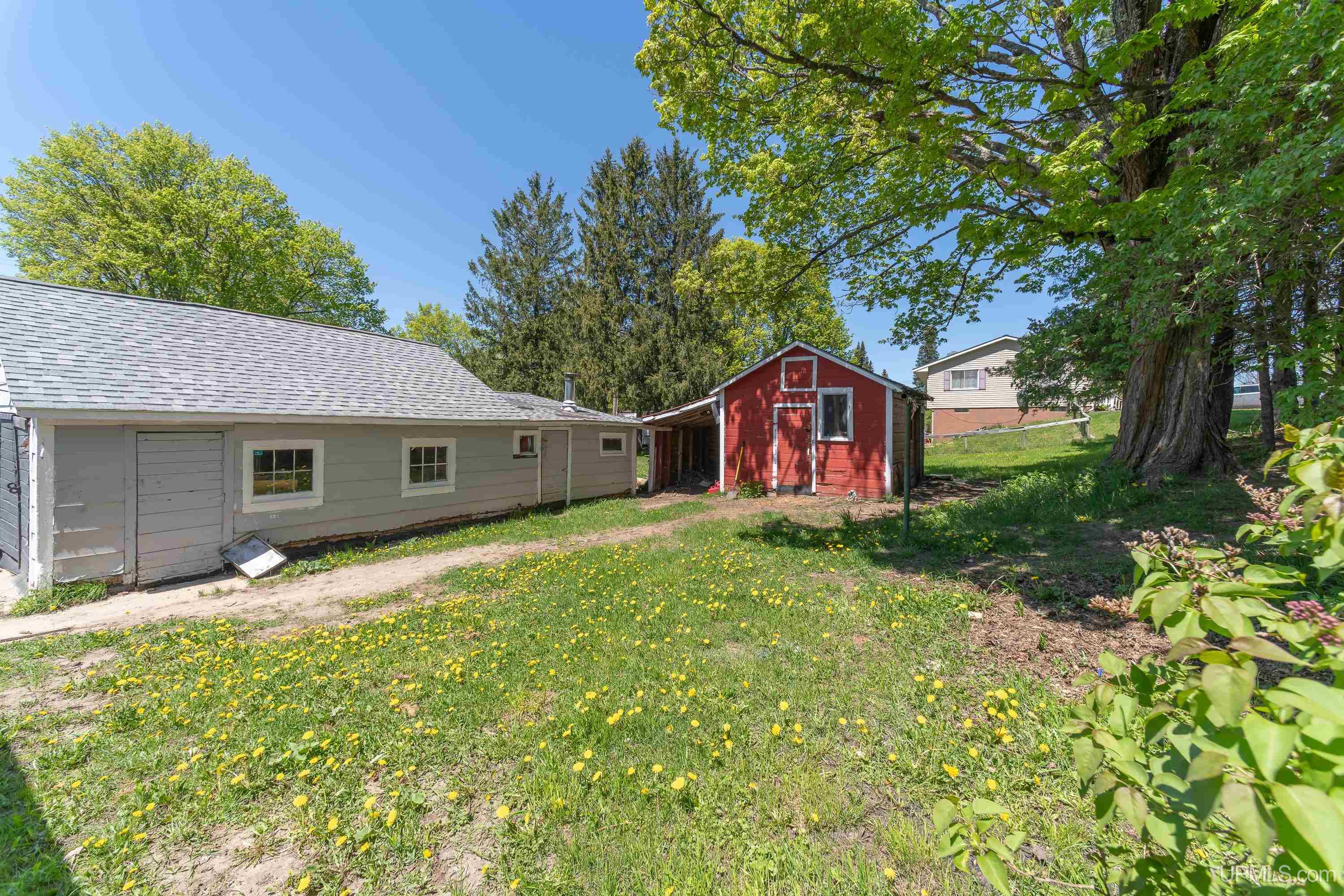 Homes for sale in Chatham, MI | 3722 E Onota St, Chatham, MI 49816 | MLS# 50176134