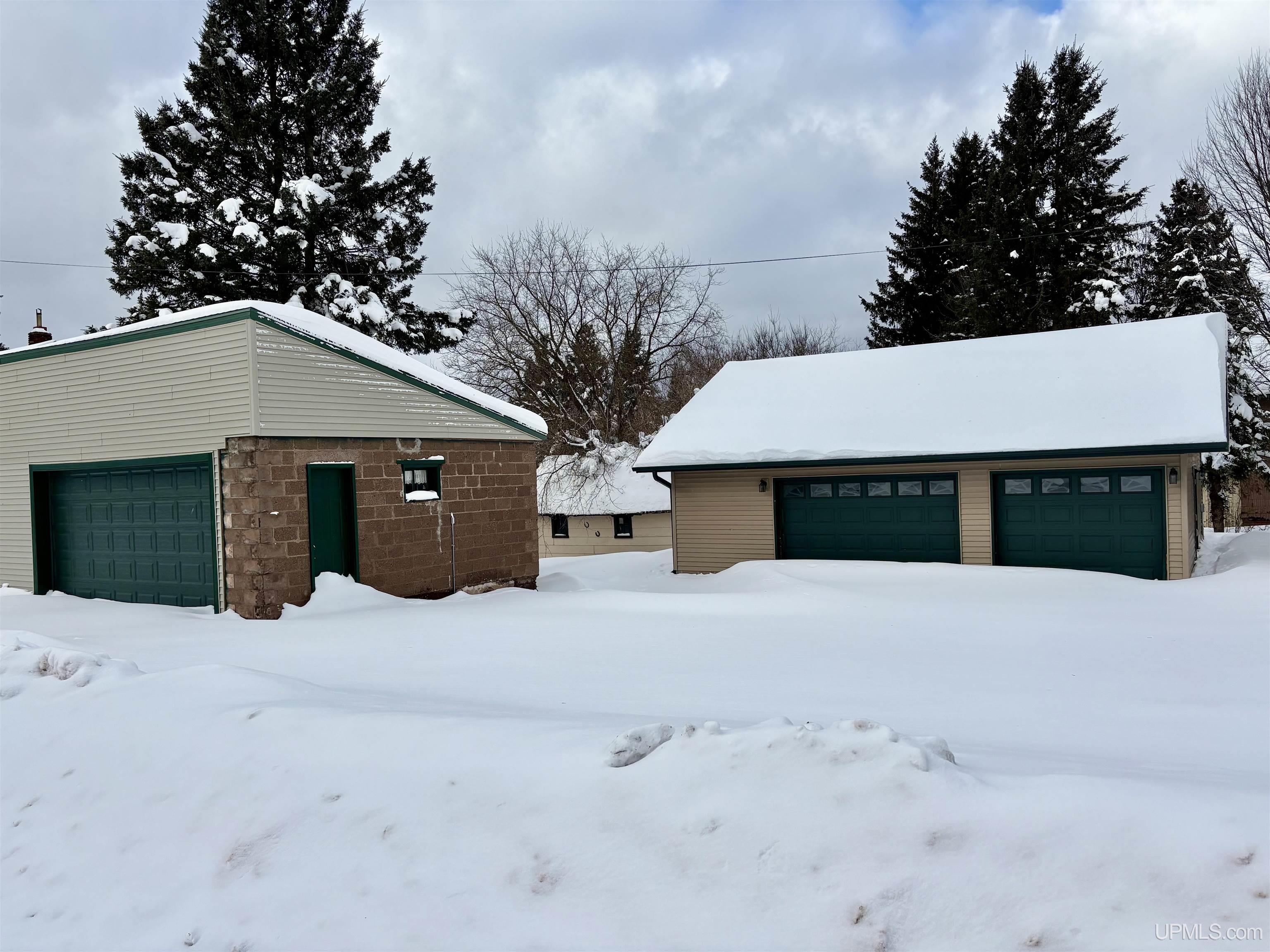 Homes for sale in Bessemer, MI | 318 S Moore St, Bessemer, MI 49911 | MLS# 50178168