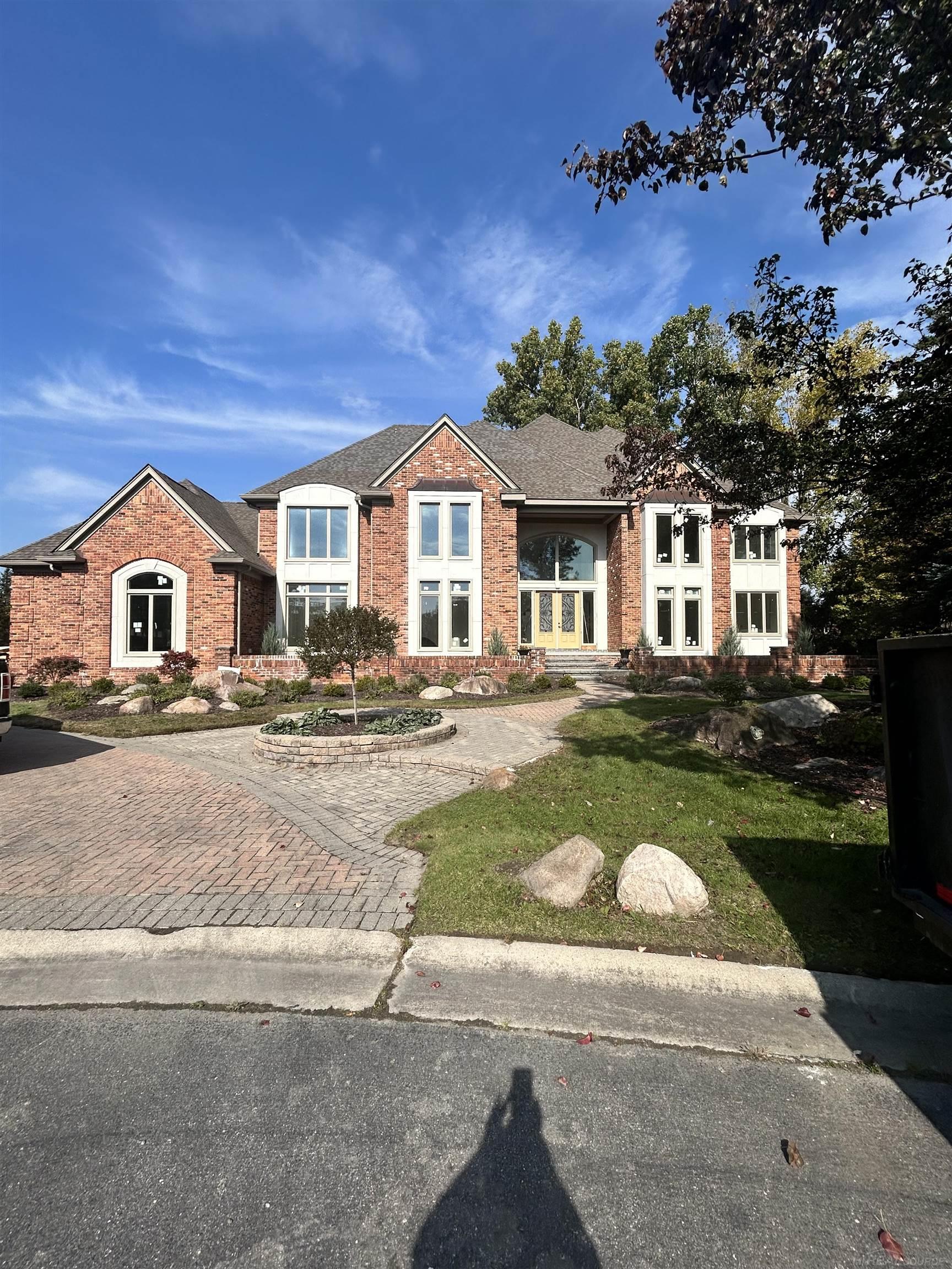 Homes for sale in Clinton Township, MI | 19790 Westchester Dr, Clinton Township, MI 48038 | MLS# 50179594