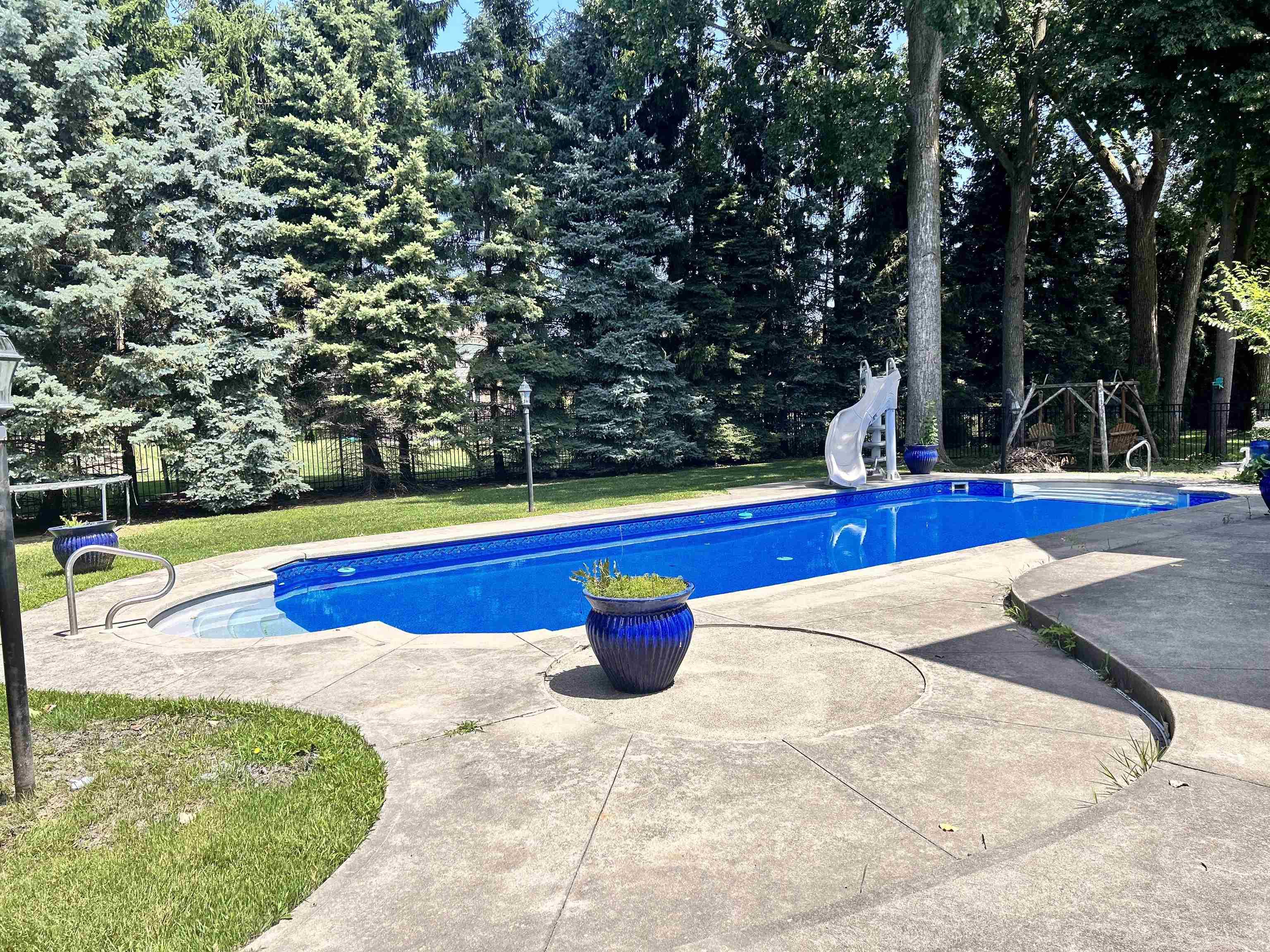 Homes for sale in Clinton Township, MI | 19790 Westchester Dr, Clinton Township, MI 48038 | MLS# 50179594