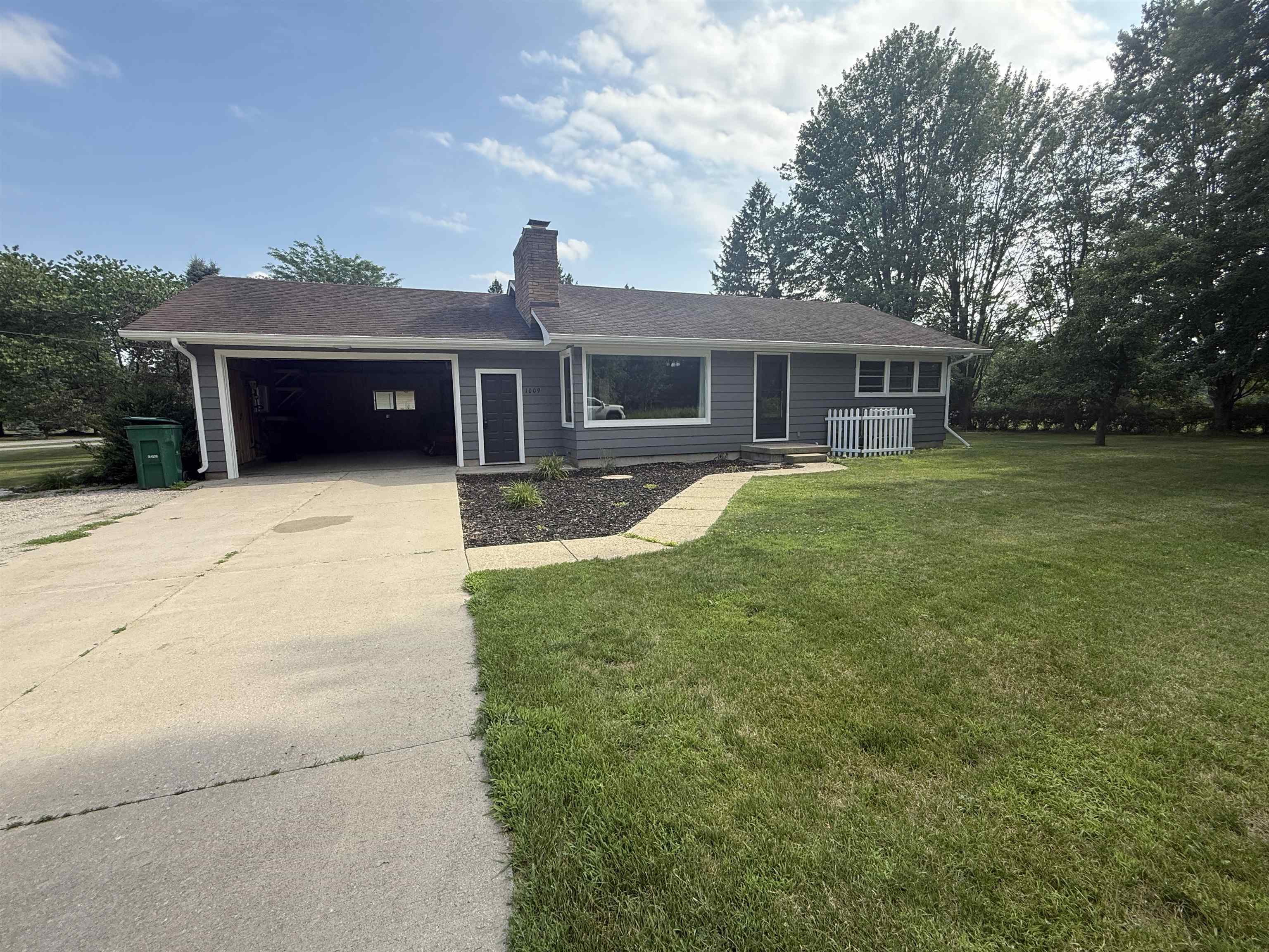 Homes for sale in Gladwin, MI | 1009 W Third St, Gladwin, MI 48624 | MLS# 50181078