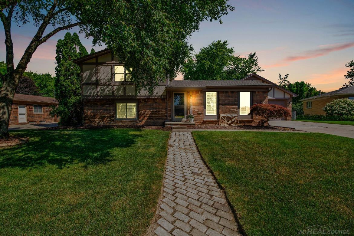 Homes for sale in Clinton Township, MI | 19349 Todd Dr, Clinton Township, MI 48038 | MLS# 50181282