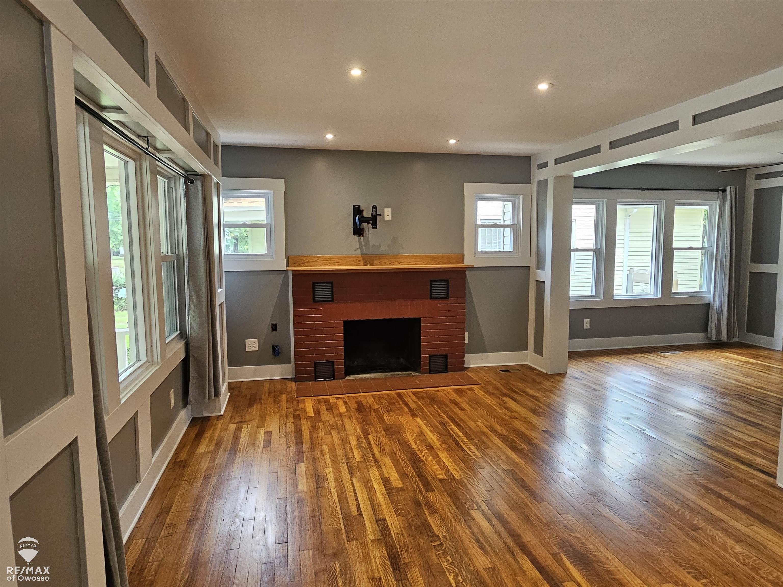 Homes for sale in Owosso, MI | 624 E Comstock St, Owosso, MI 48867 | MLS# 50181376