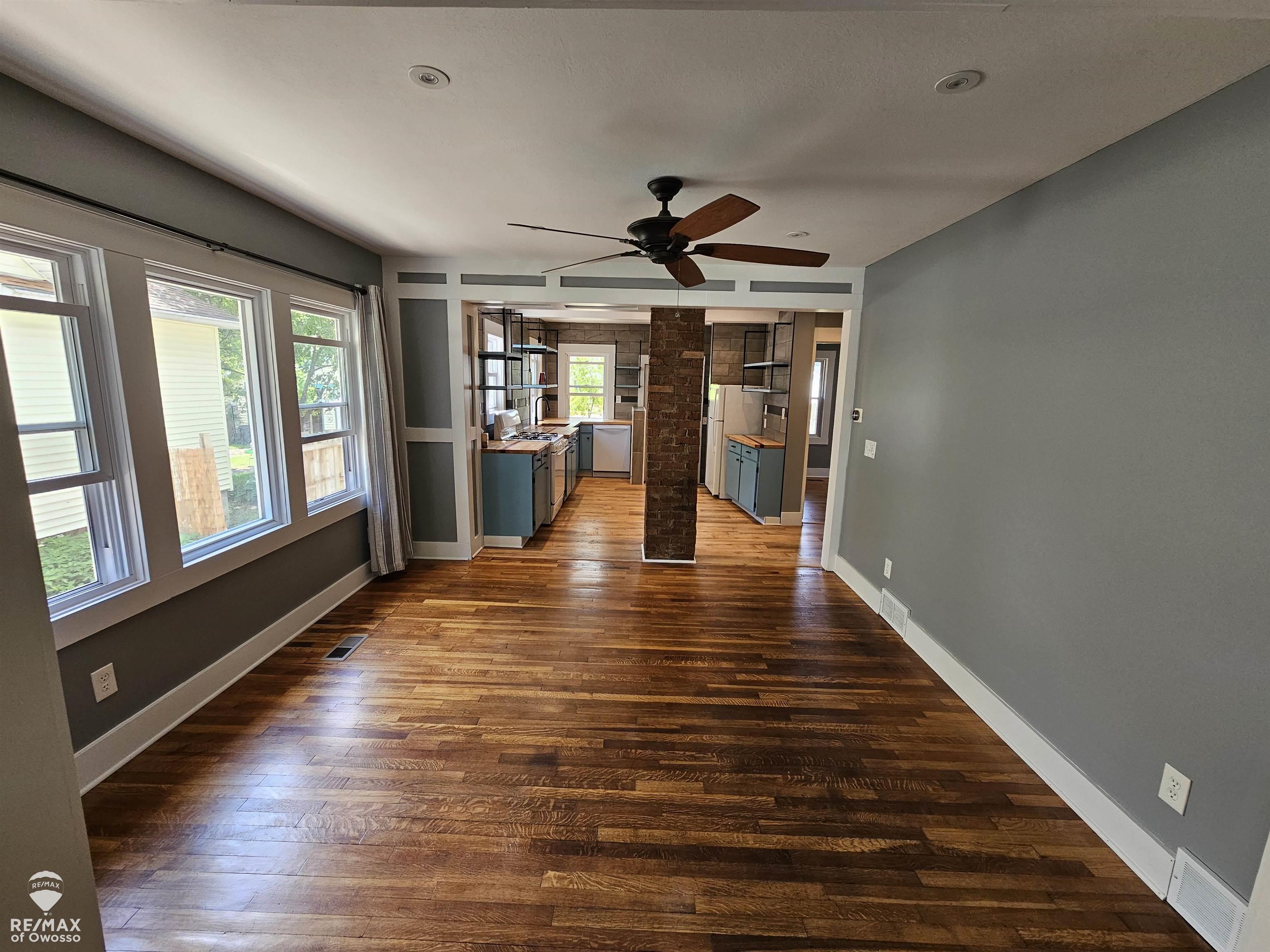 Homes for sale in Owosso, MI | 624 E Comstock St, Owosso, MI 48867 | MLS# 50181376