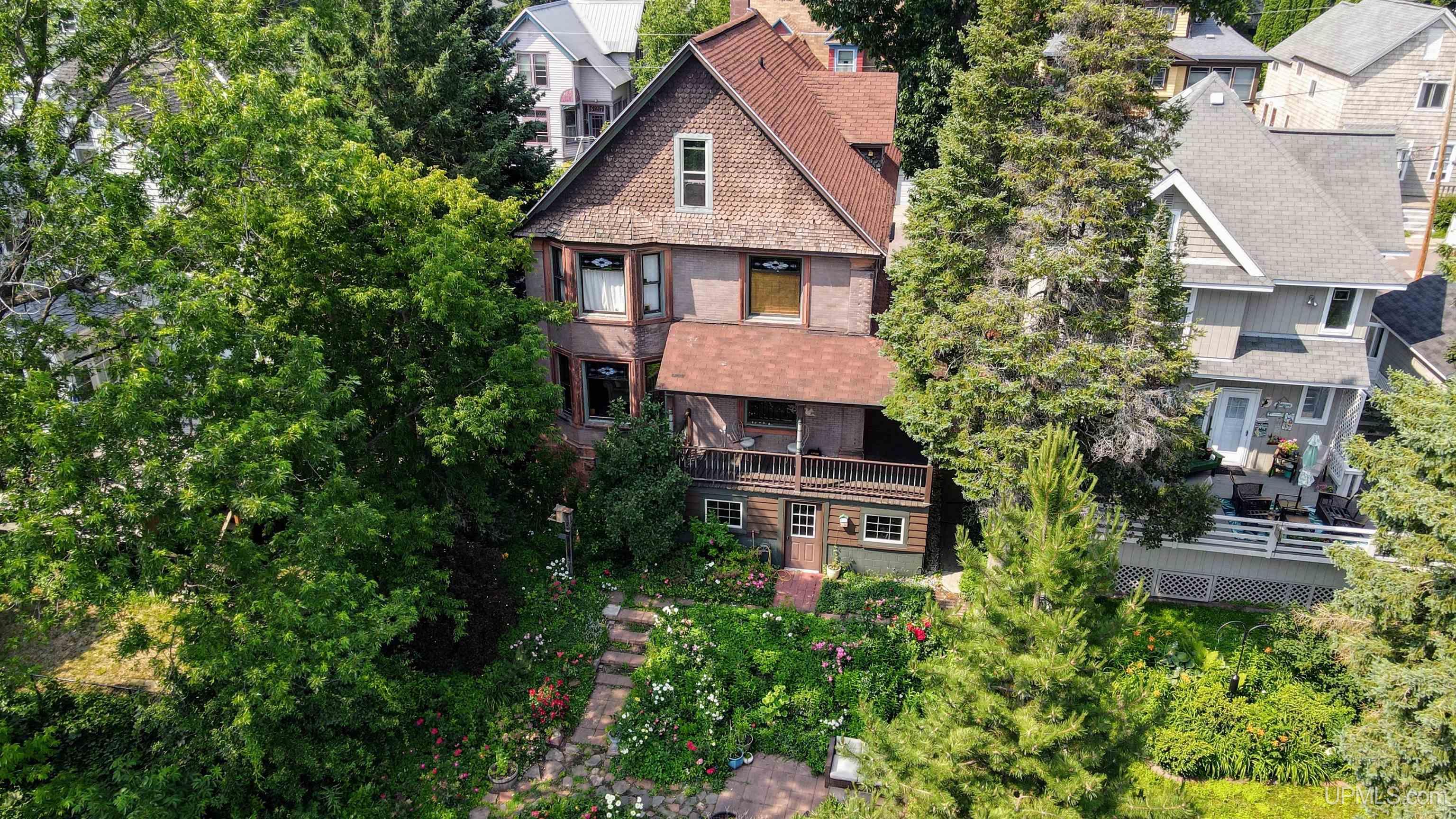 Homes for sale in Hancock, MI | 624 Lake Ave, Hancock, MI 49930 | MLS# 50181544