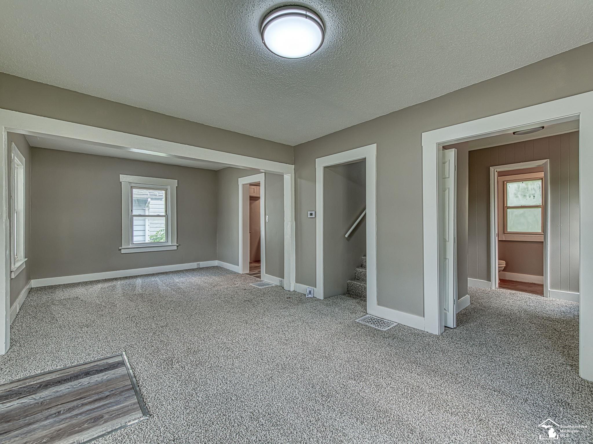 Homes for sale in Jackson, MI | 1105 Clinton Rd, Jackson, MI 49202 | MLS# 50181613