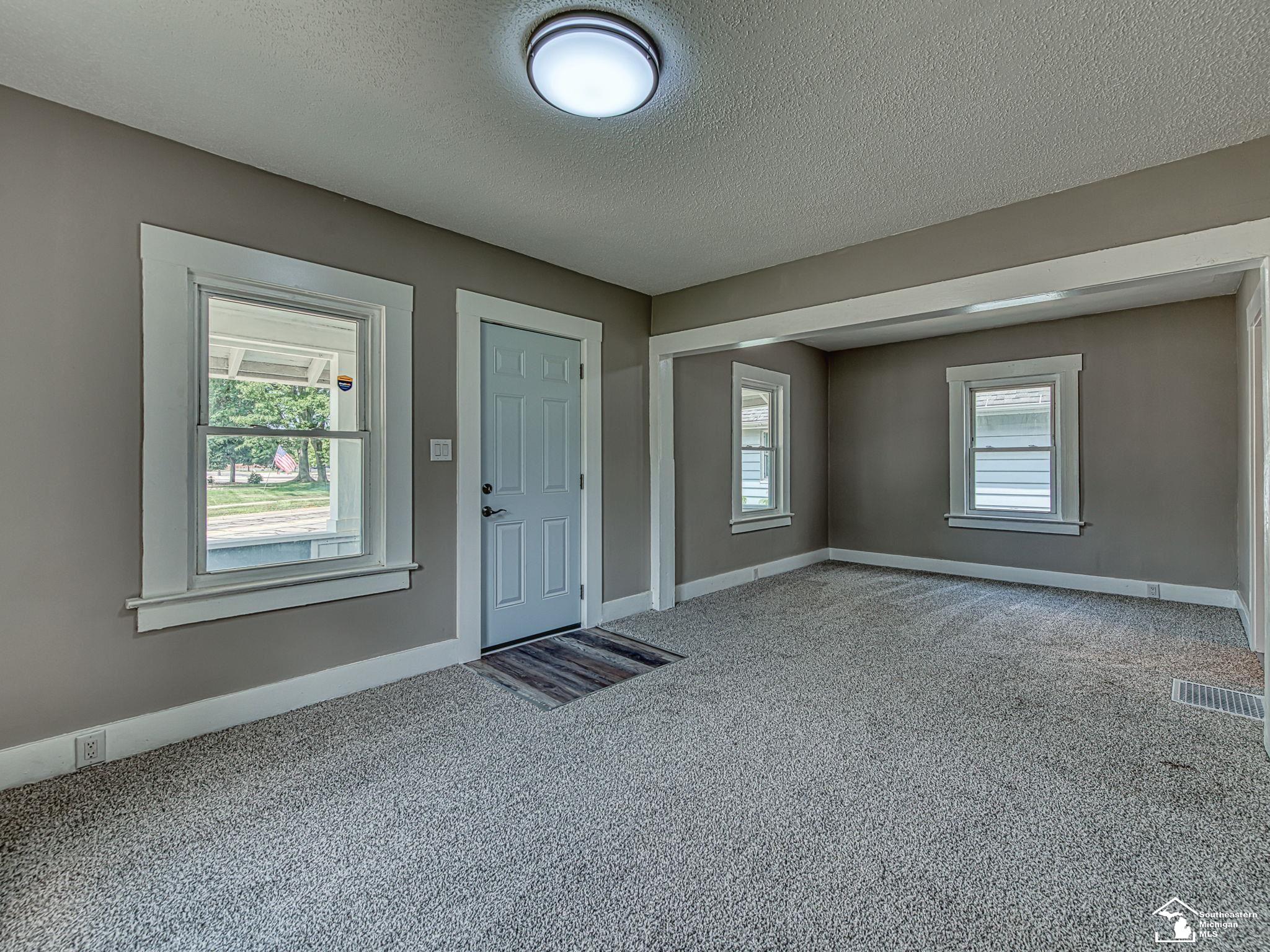 Homes for sale in Jackson, MI | 1105 Clinton Rd, Jackson, MI 49202 | MLS# 50181613