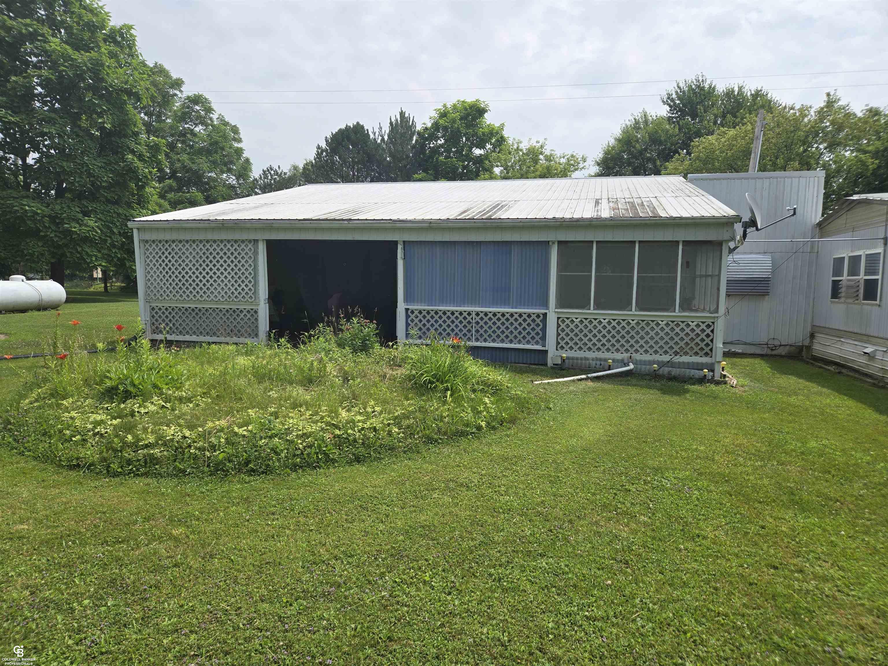 Homes for sale in Yale, MI | 8009 Arendt Rd, Yale, MI 48097 | MLS# 50181962