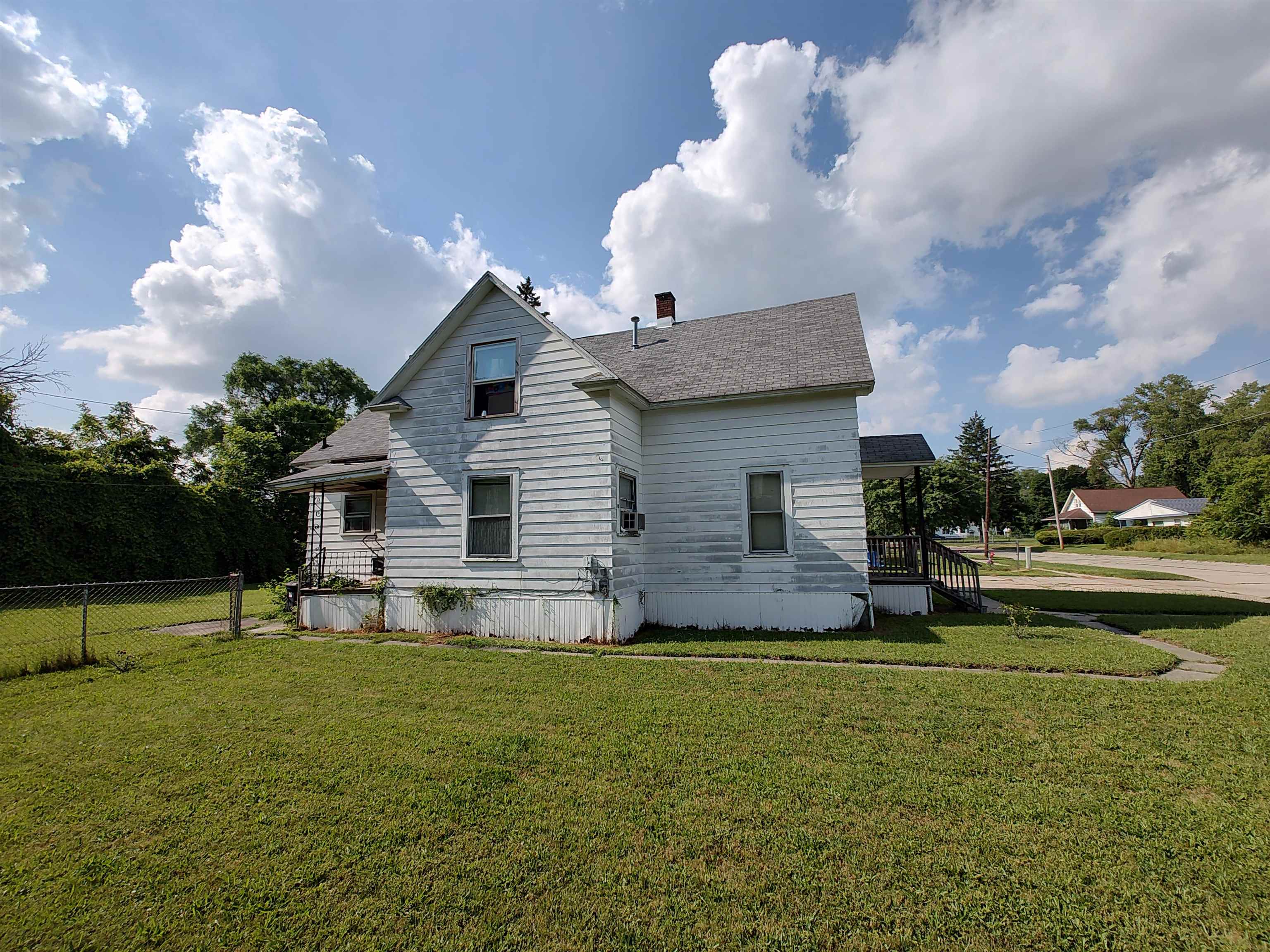 Homes for sale in Saginaw, MI | 2401 Lowell Ave, Saginaw, MI 48601 | MLS# 50182686