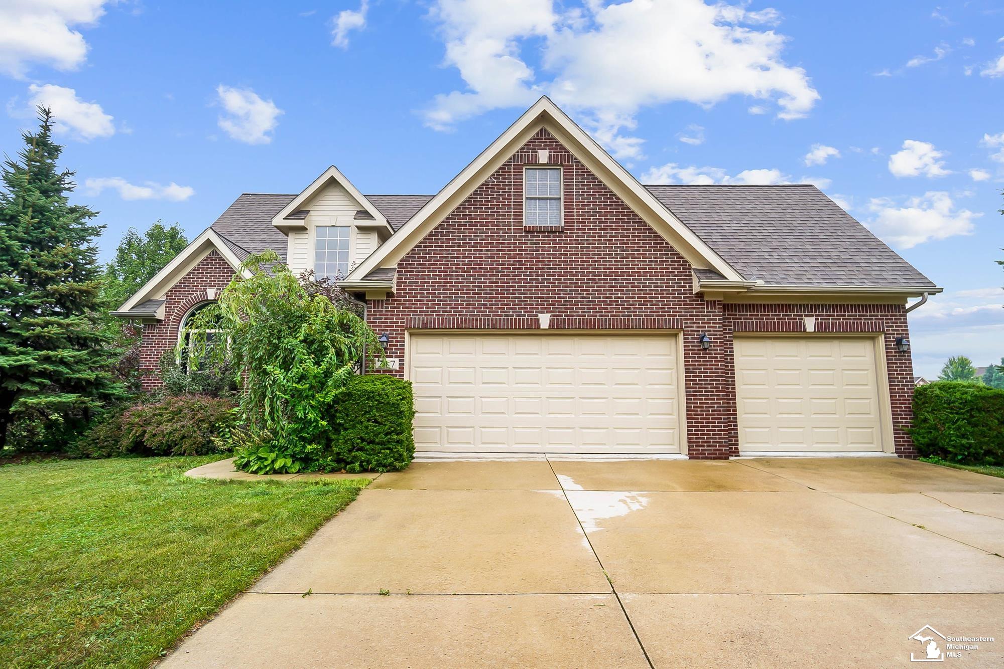 Homes for sale in Dundee, MI | 217 Potterstone Dr, Dundee, MI 48131 | MLS# 50183003