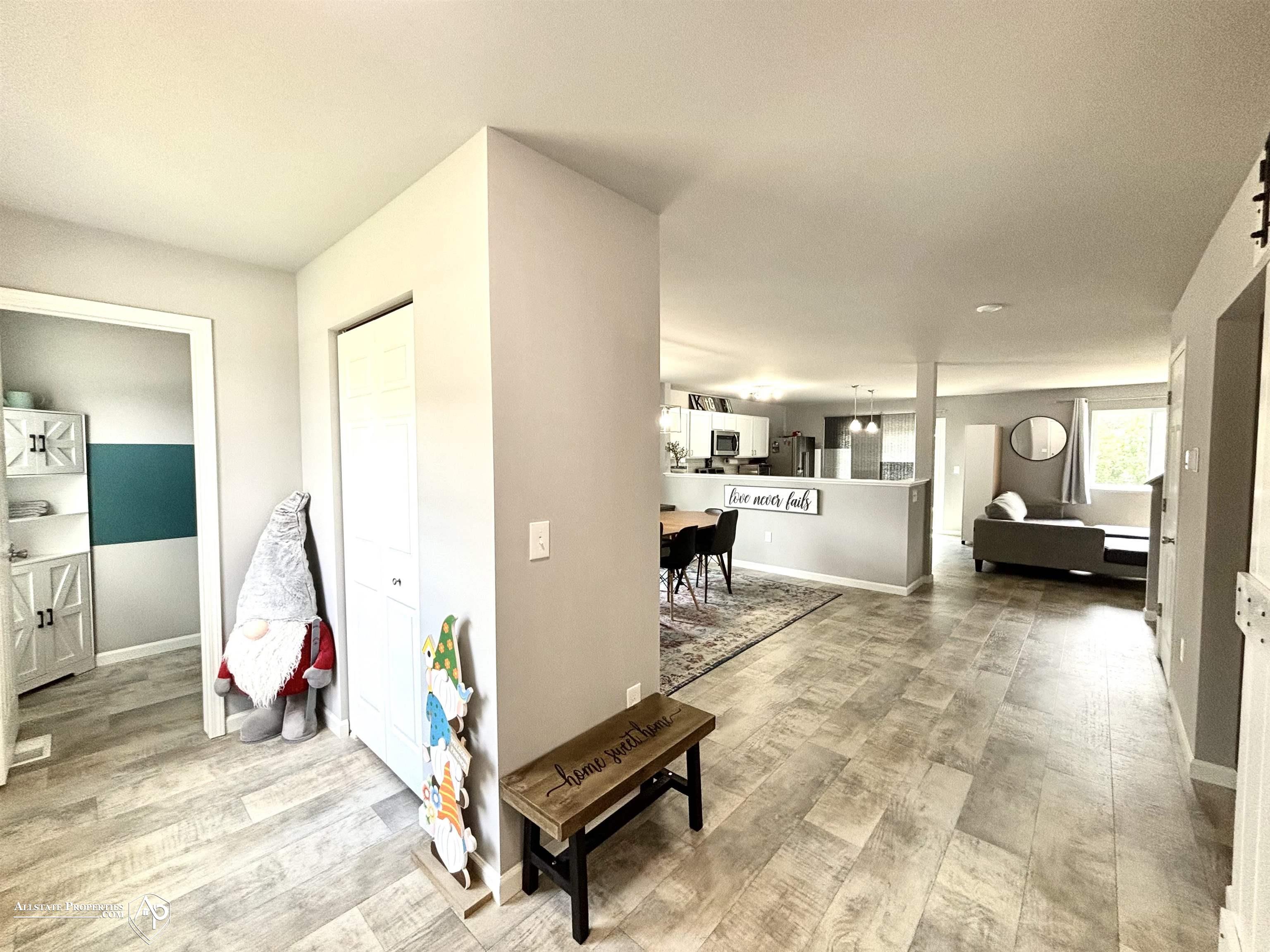 Homes for sale in Davison, MI | 927 Village Dr, Davison, MI 48423 | MLS# 50183037