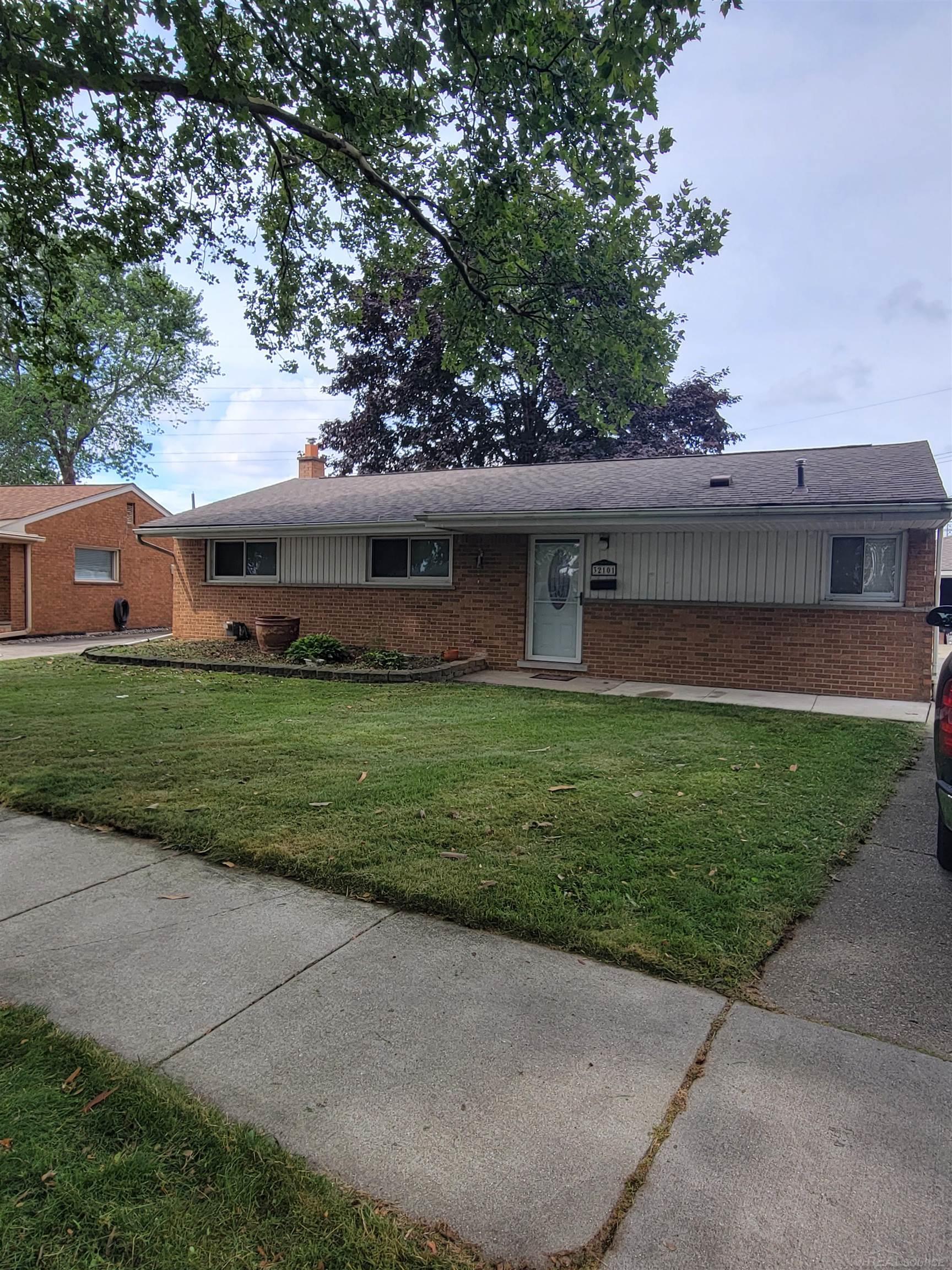 Homes for sale in Warren, MI | 32101 St Annes Dr, Warren, MI 48092 | MLS# 50183069