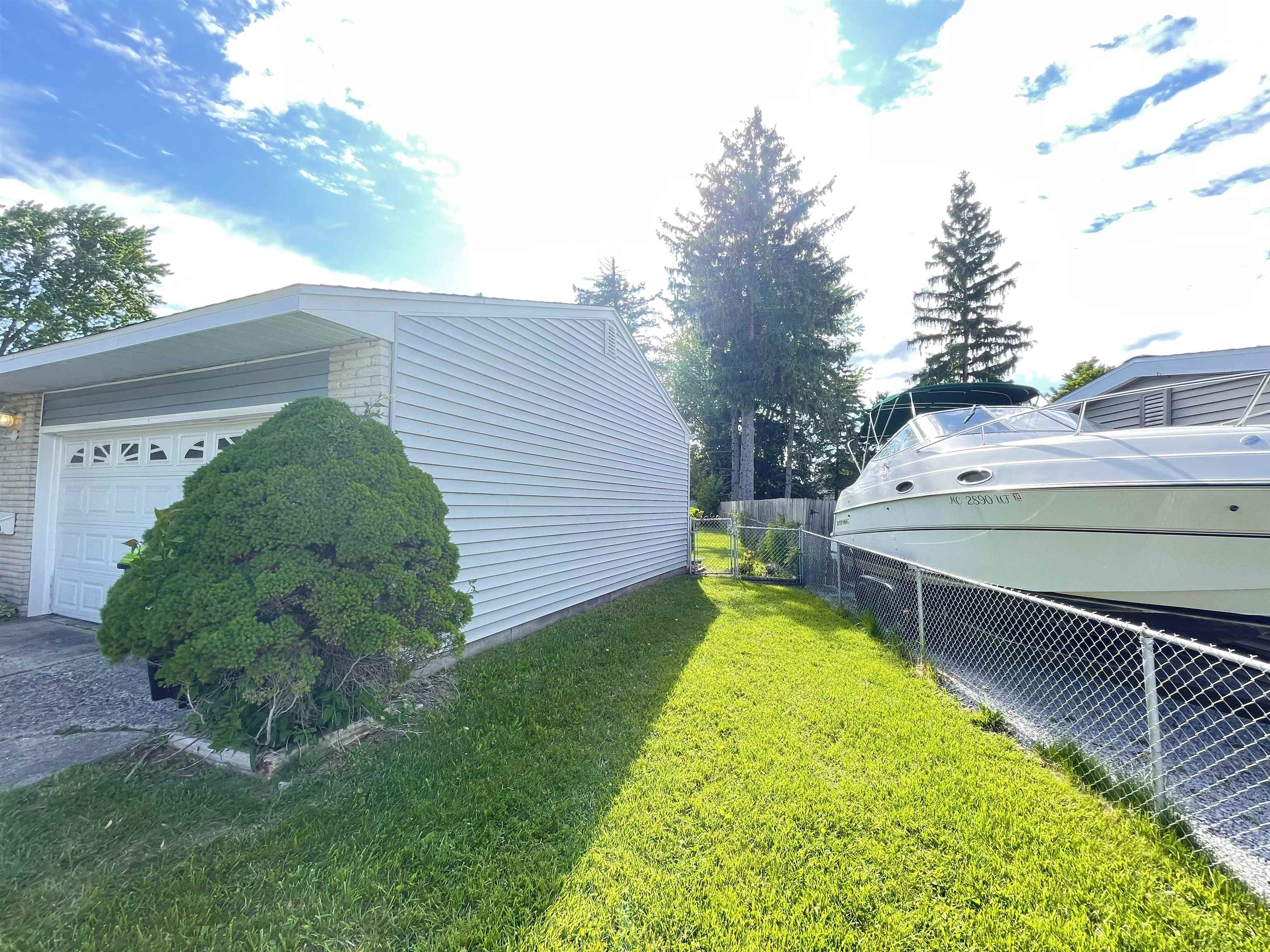 Homes for sale in Swartz Creek, MI | 5150 Oxford Ct, Swartz Creek, MI 48473 | MLS# 50183285