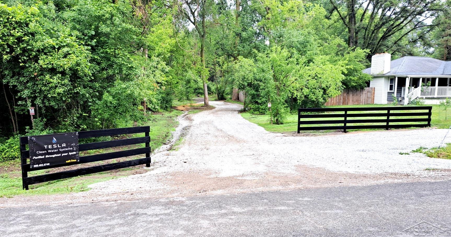 Homes for sale in Midland, MI | 1948 E Chippewa River Rd, Midland, MI 48640 | MLS# 50183309