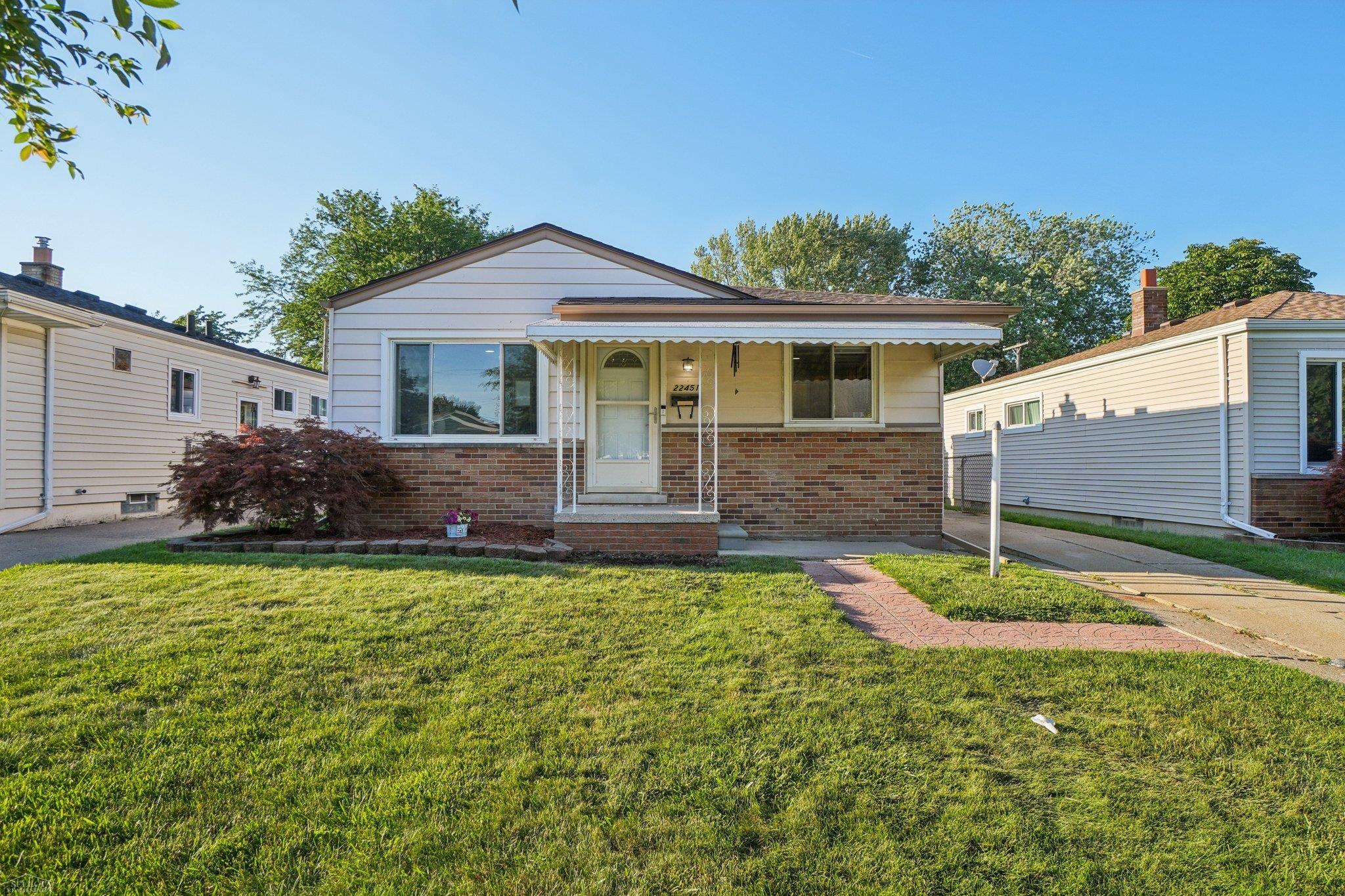 Homes for sale in Saint Clair Shores, MI | 22451 Lake Dr, Saint Clair Shores, MI 48082 | MLS# 50183487