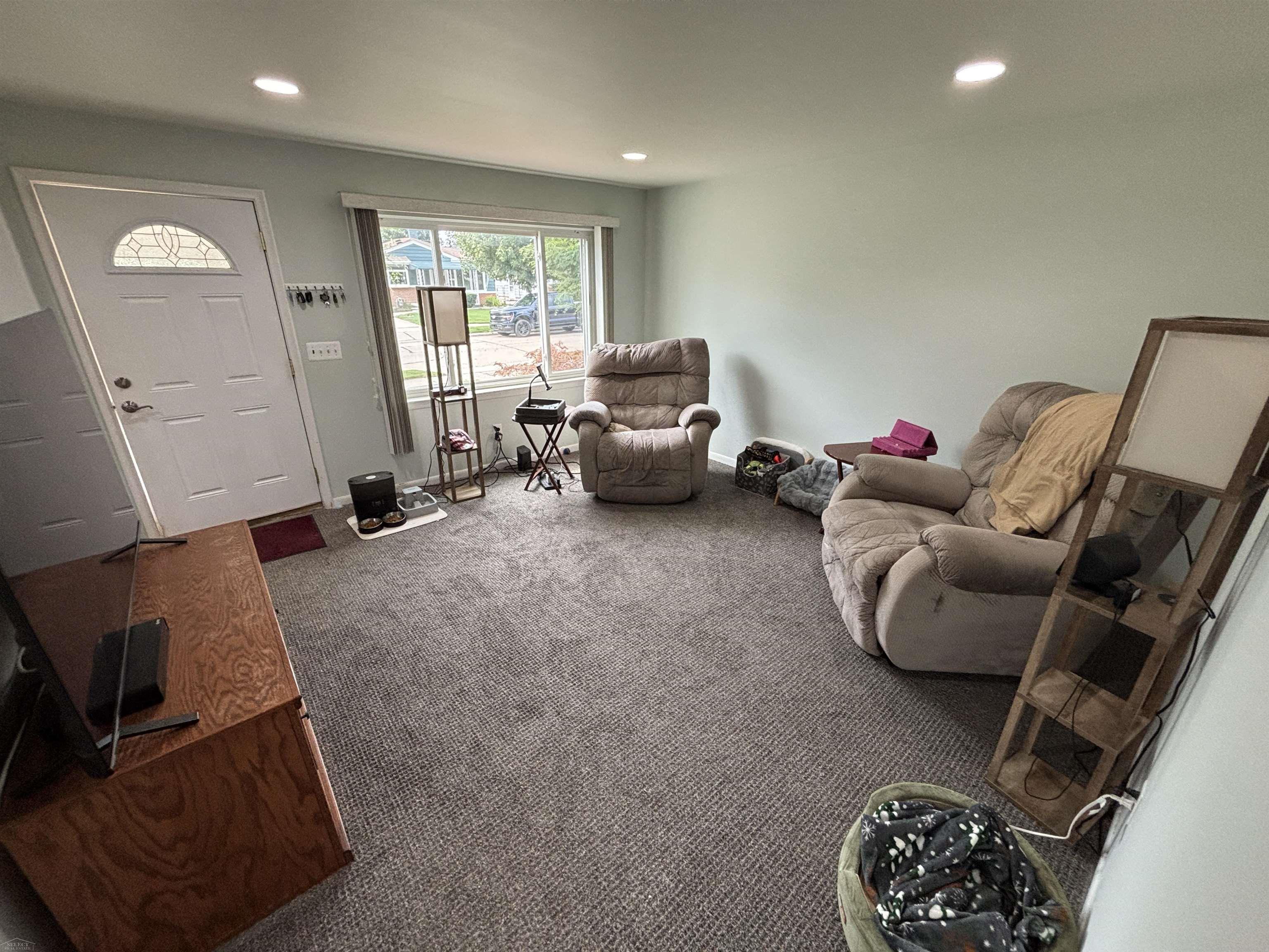 Homes for sale in Saint Clair Shores, MI | 22451 Lake Dr, Saint Clair Shores, MI 48082 | MLS# 50183487