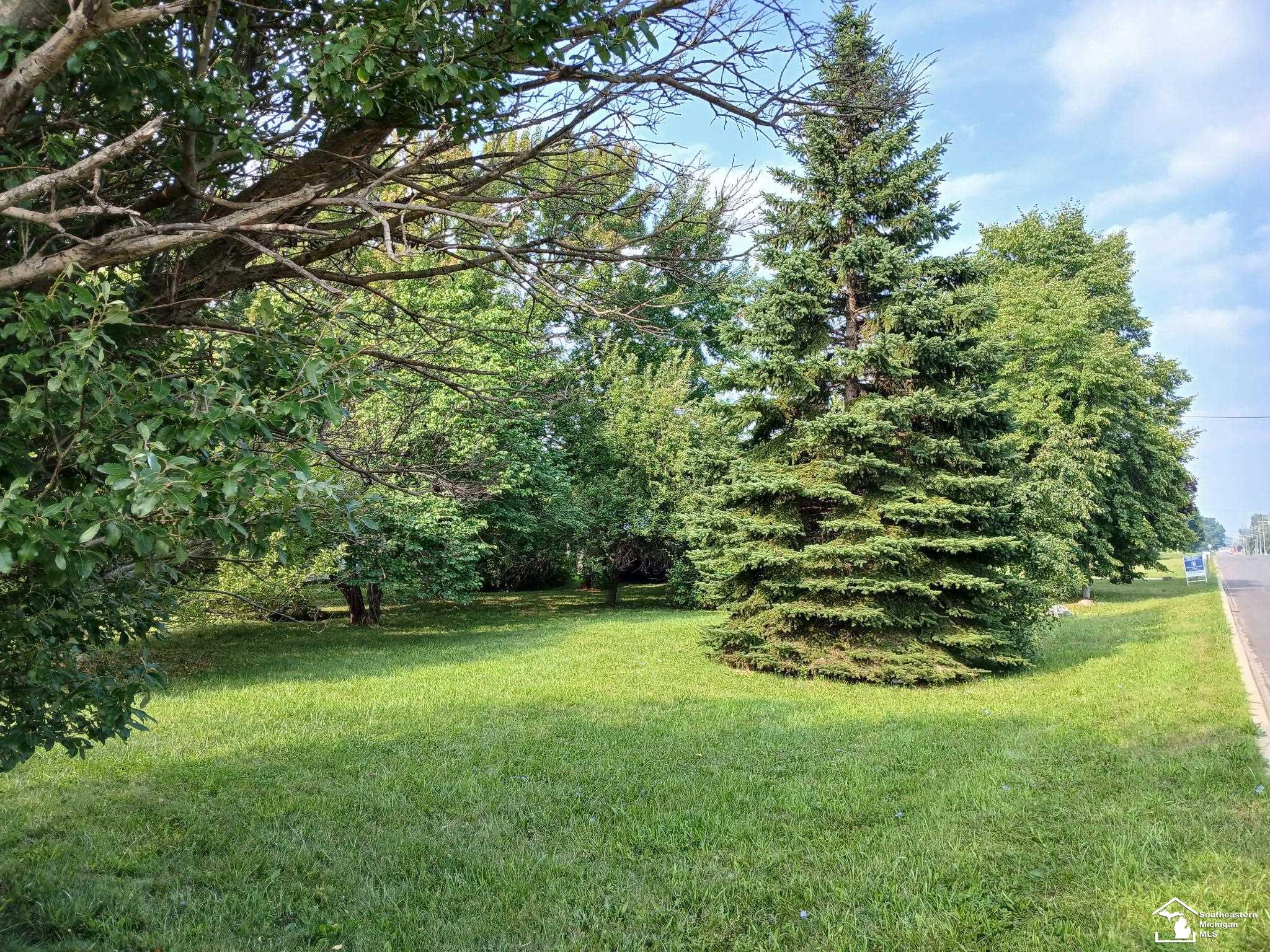 Homes for sale in Rockwood, MI | 18809 Huron River Dr, Rockwood, MI 48173 | MLS# 50184112