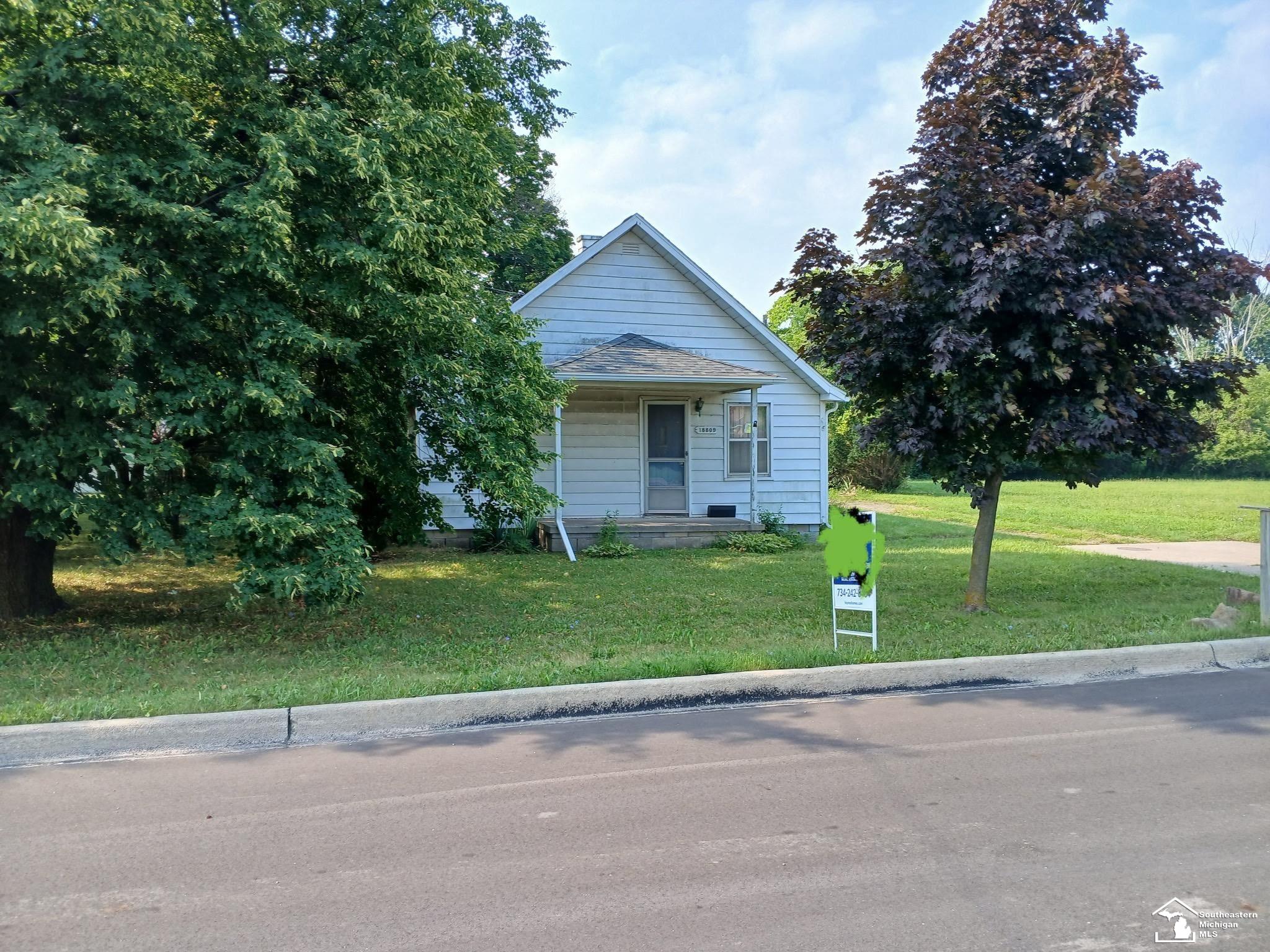 Homes for sale in Rockwood, MI | 18809 Huron River Dr, Rockwood, MI 48173 | MLS# 50184112