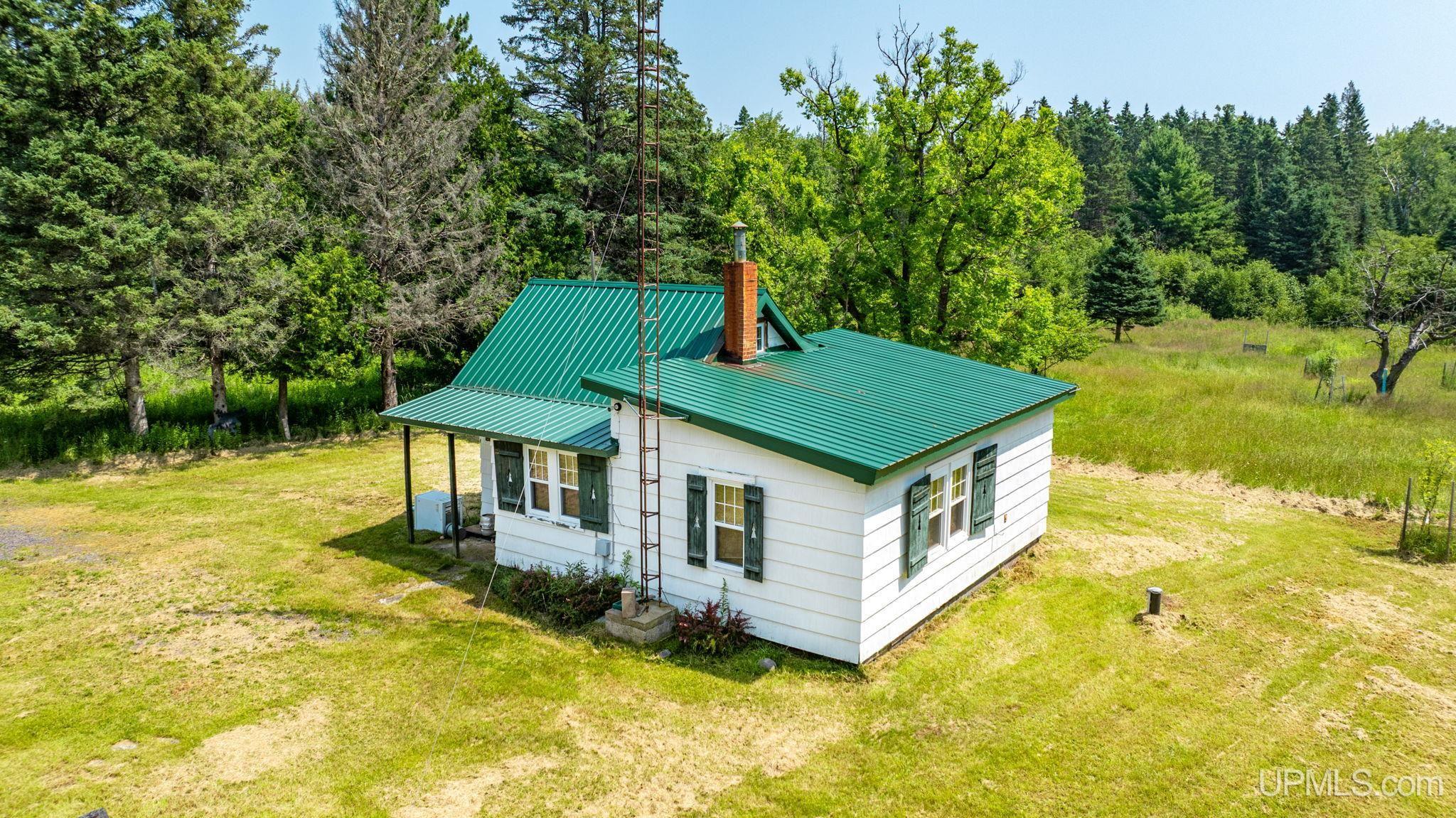 Homes for sale in Chassell, MI | 25649 Portage Entry Rd, Chassell, MI 49916 | MLS# 50184478