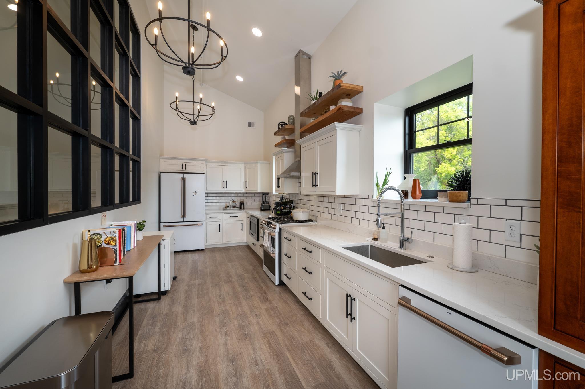 Homes for sale in Marquette, MI | 311 S Lakeshore Blvd #3, Marquette, MI 49855 | MLS# 50184863