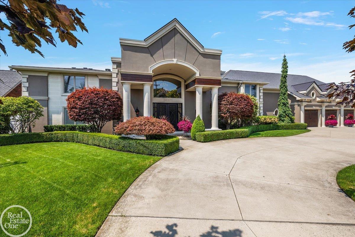 Homes for sale in Harrison Twp, MI | 38371 Huron Pointe Dr, Harrison Twp, MI 48045 | MLS# 50185325